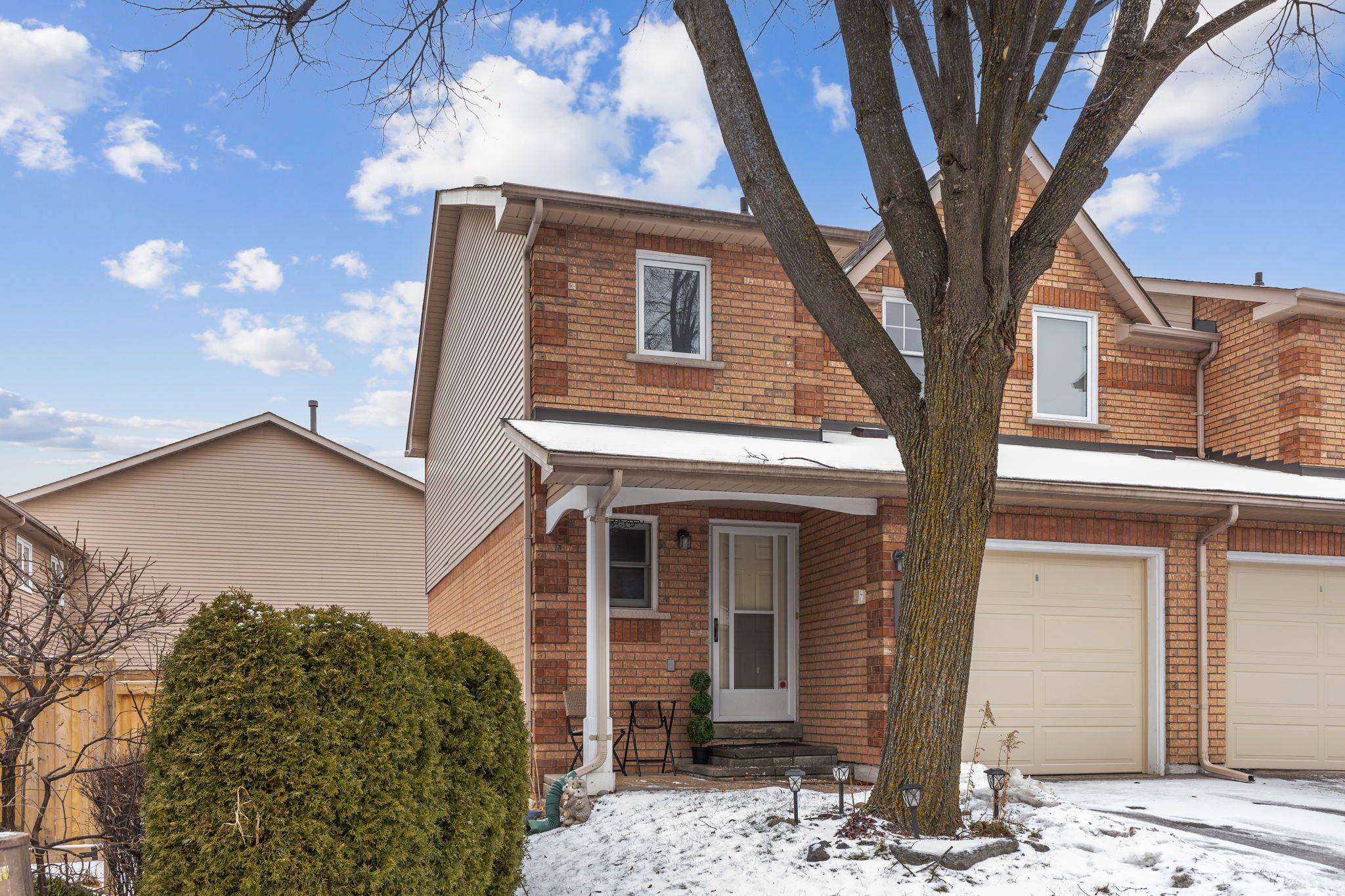 Newmarket, ON L3X 1W8,873 Playter CRES