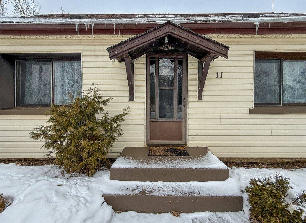 Essa, ON L0M 1B0,11 Centre ST