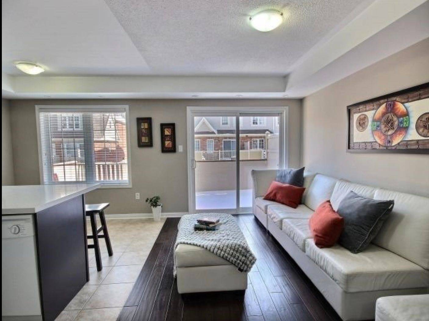 Mississauga, ON L5B 0A8,614 Shoreline DR #5