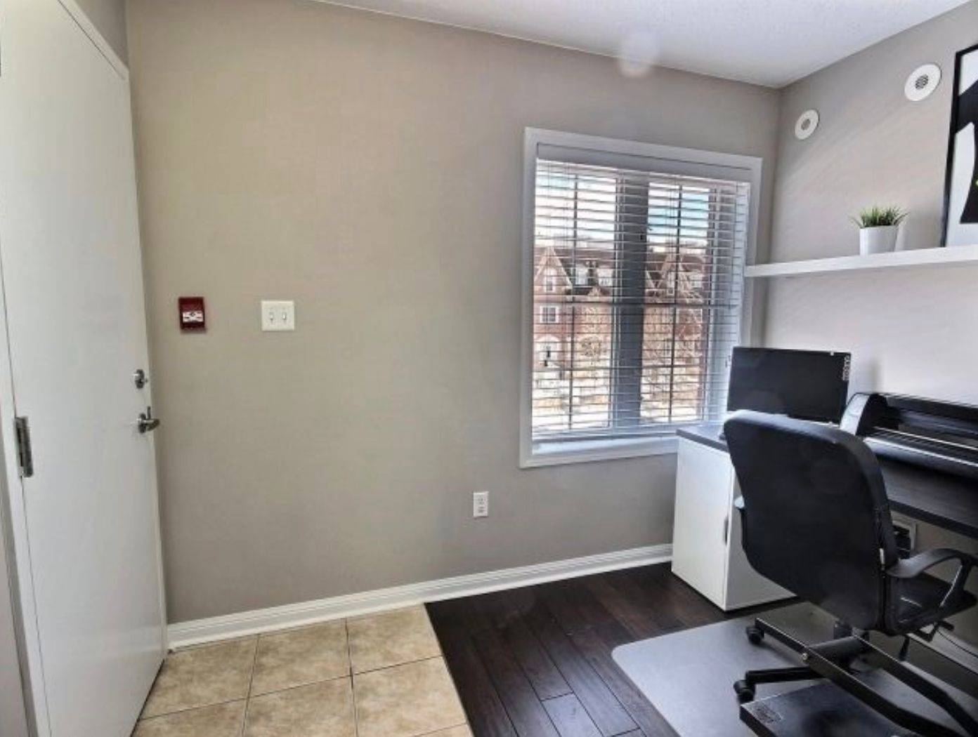 Mississauga, ON L5B 0A8,614 Shoreline DR #5