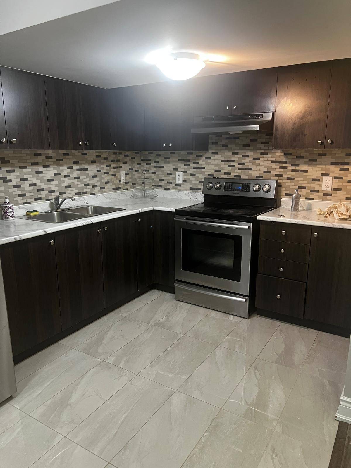 Mississauga, ON L5M 6J9,3048 Workman DR #Bsmt