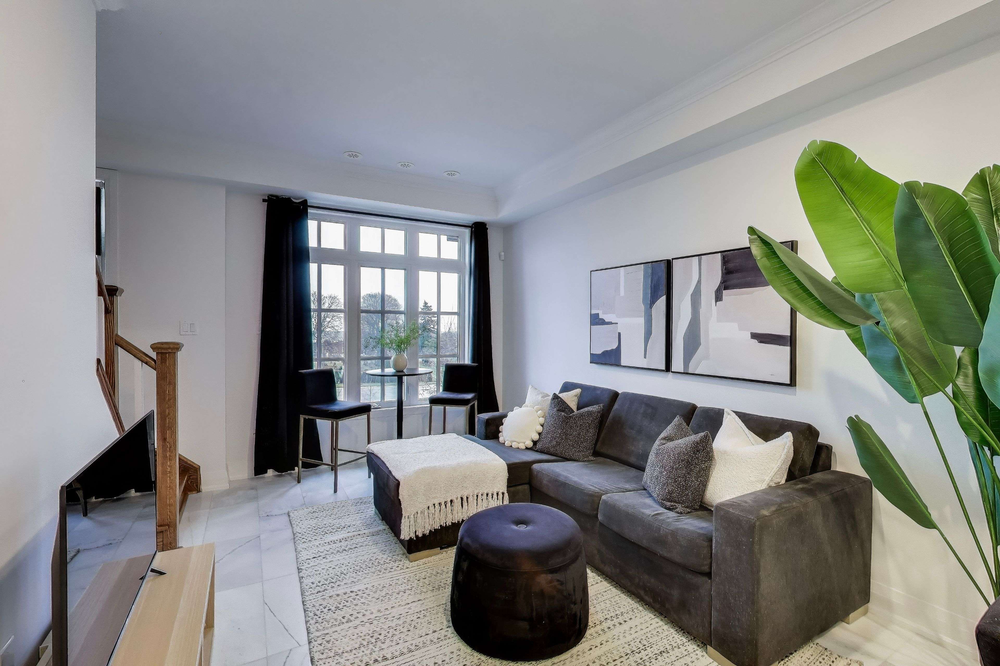 Mississauga, ON L4Y 3Y5,3083 Cawthra RD #24