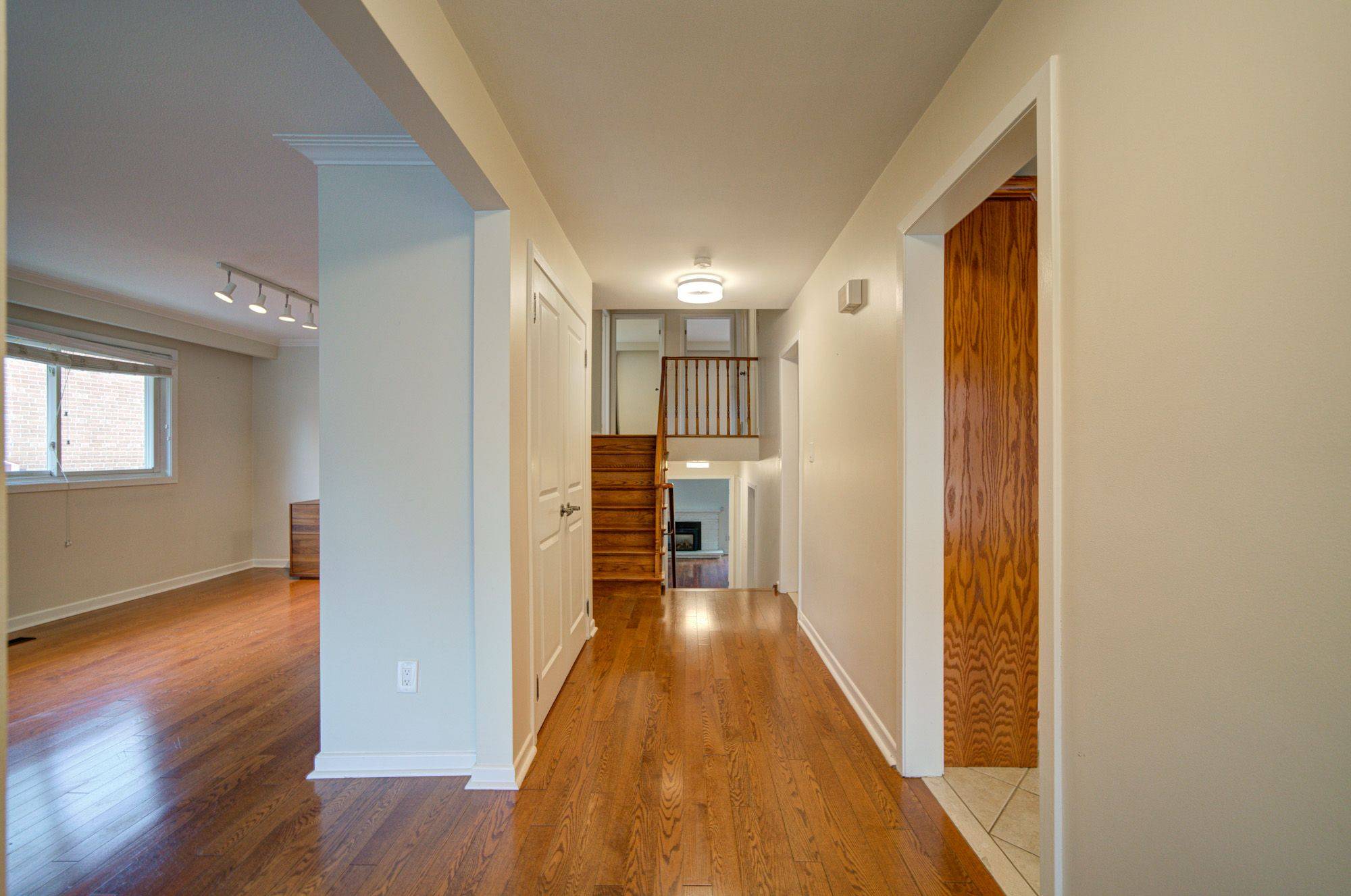 Mississauga, ON L5G 2G3,268 Mineola RD E