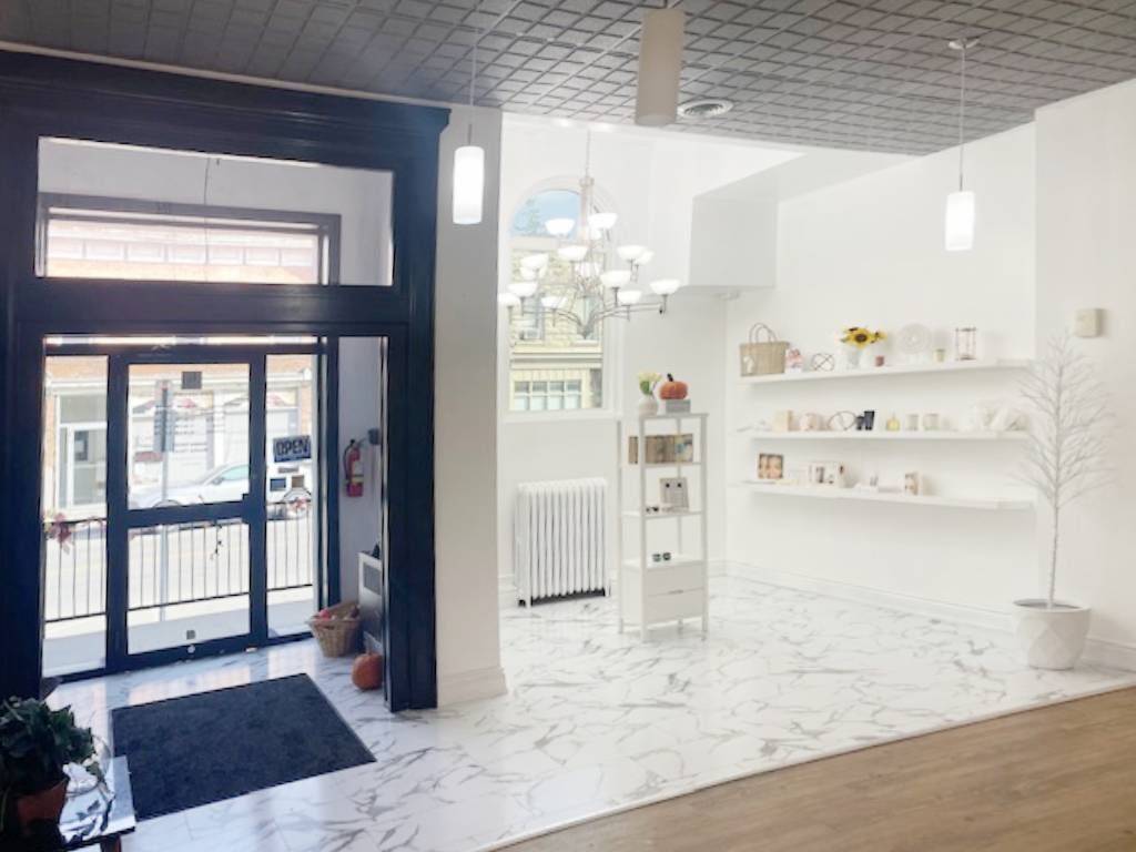 Haldimand, ON N0A 1H0,19 King ST W