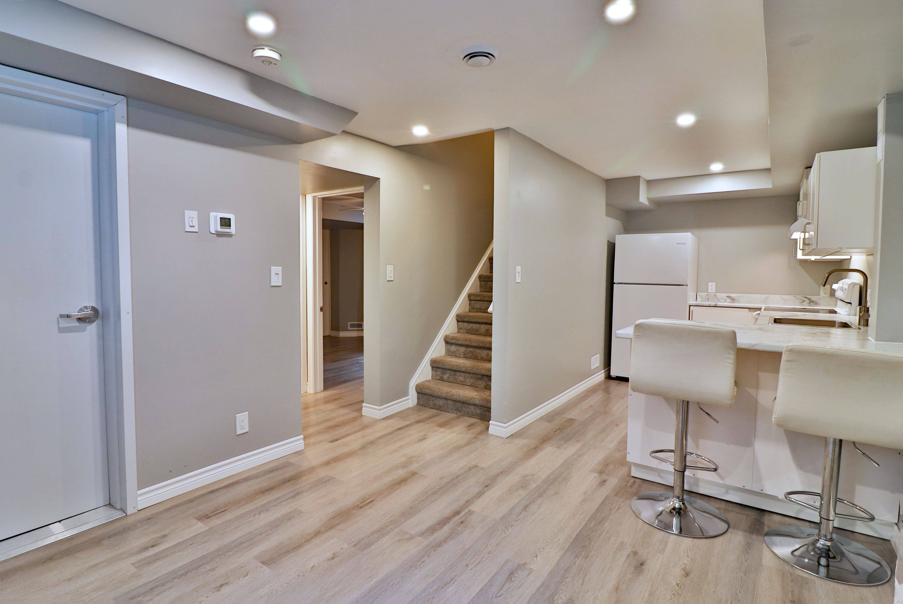 Woodstock, ON N4S 5Z6,93 Winniett ST #C