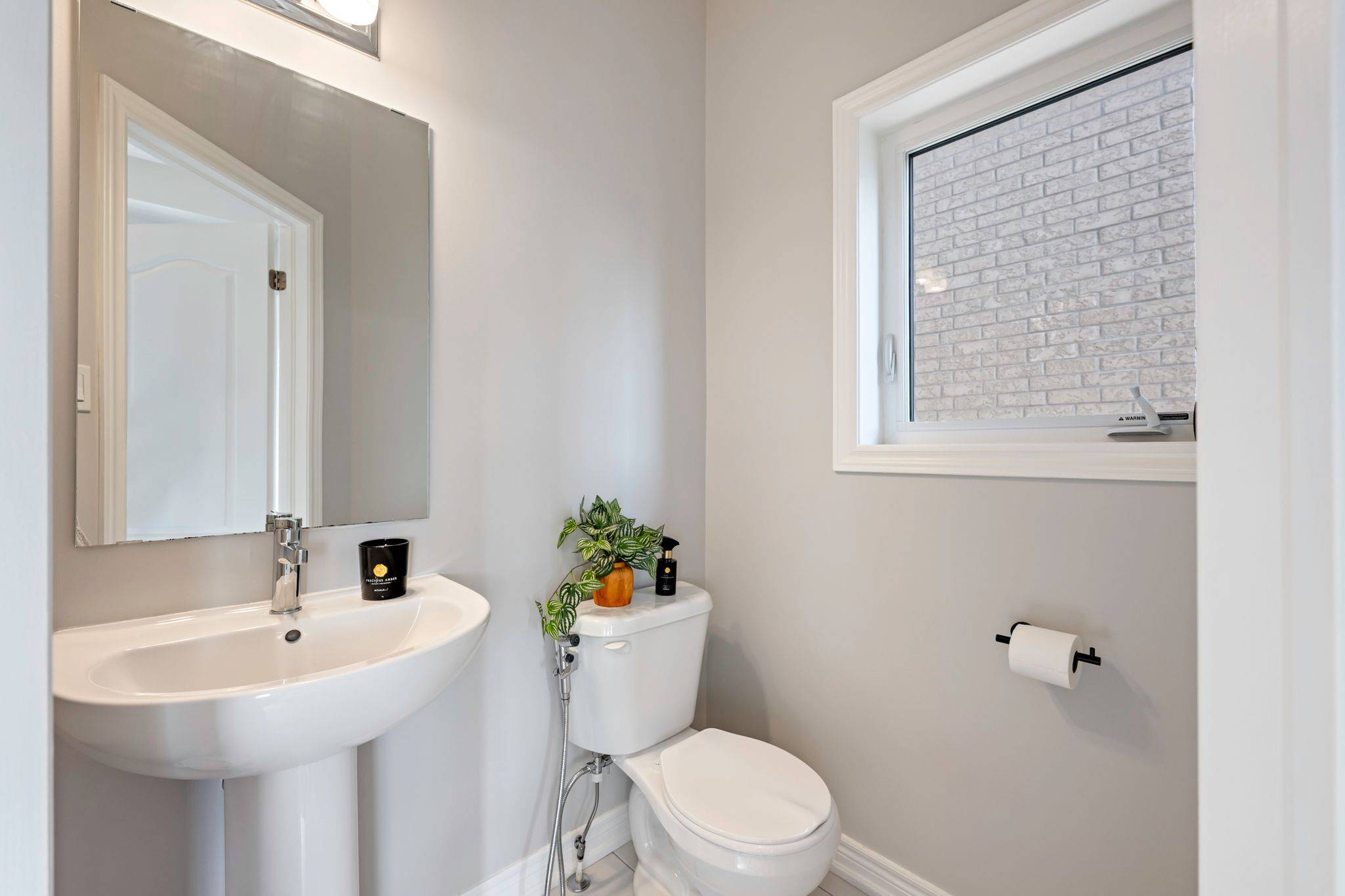 Shelburne, ON L9V 3X4,693 Mcmullen ST