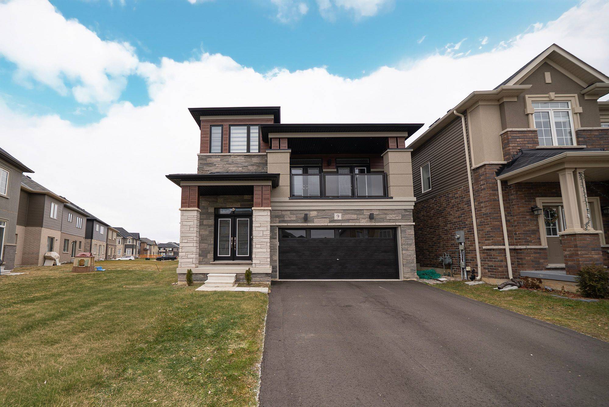 Brantford, ON N3V 0B1,9 Tarrison ST