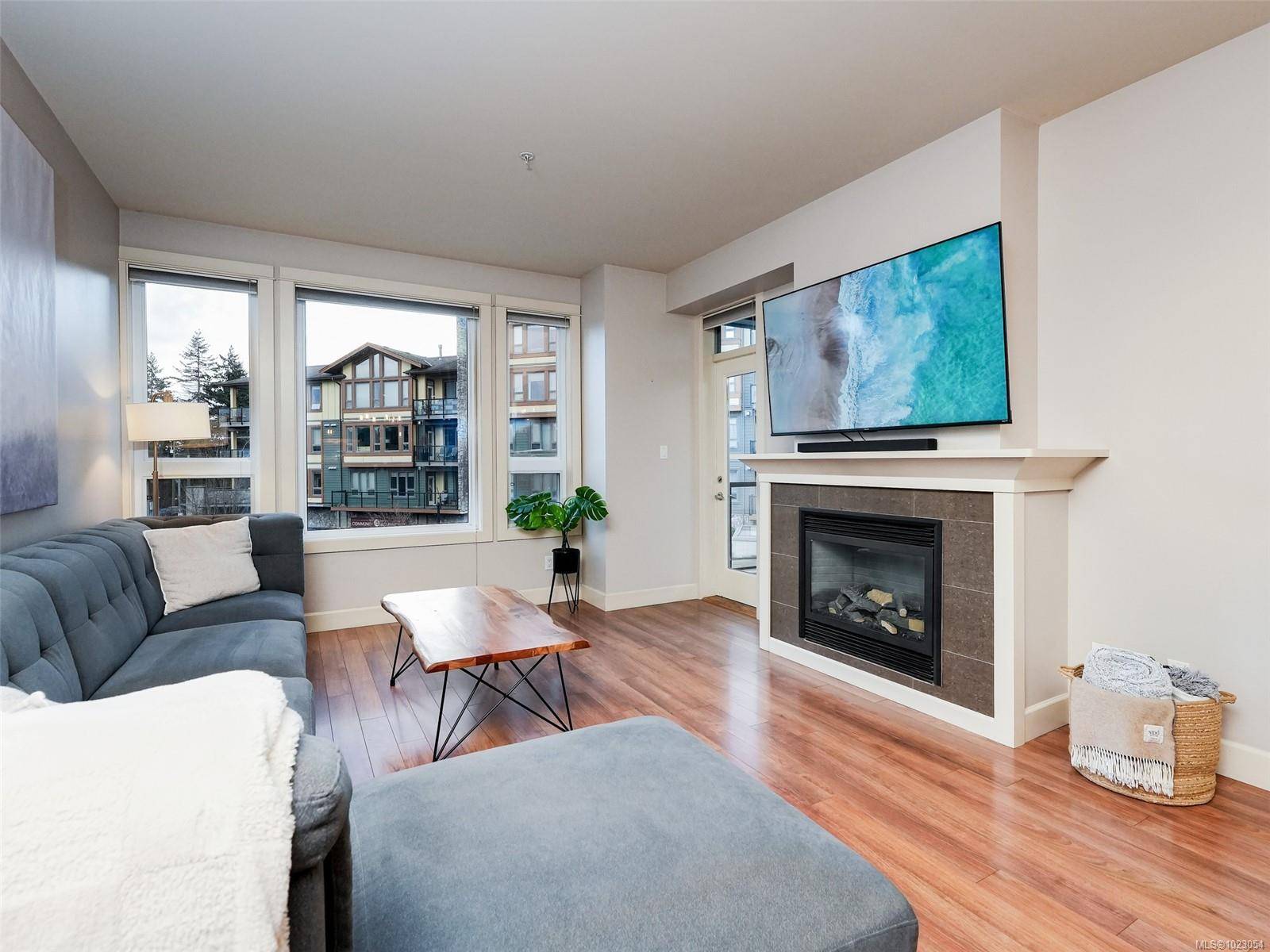 Langford, BC V9B 0J5,3220 Jacklin Rd #204