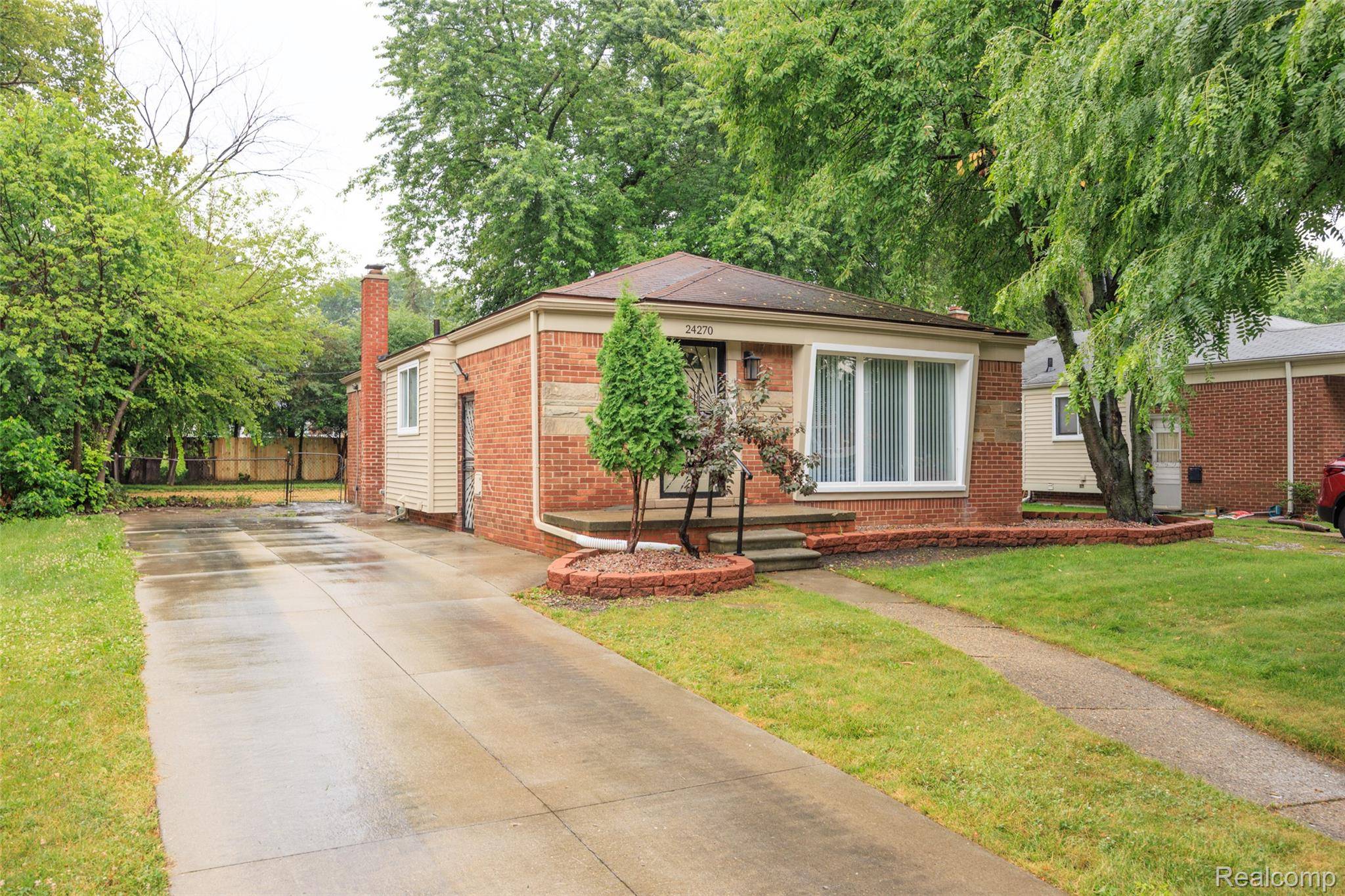 Oak Park, MI 48237,24270 Scotia RD