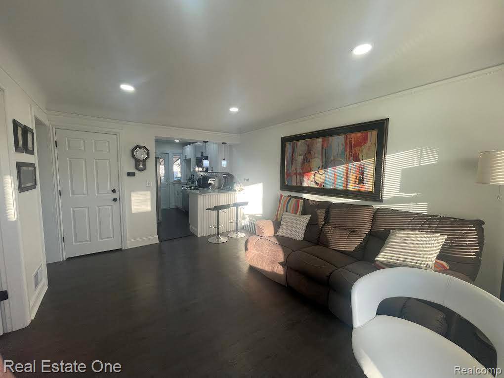 Lincoln Park, MI 48146,730 Cleophus Pkwy