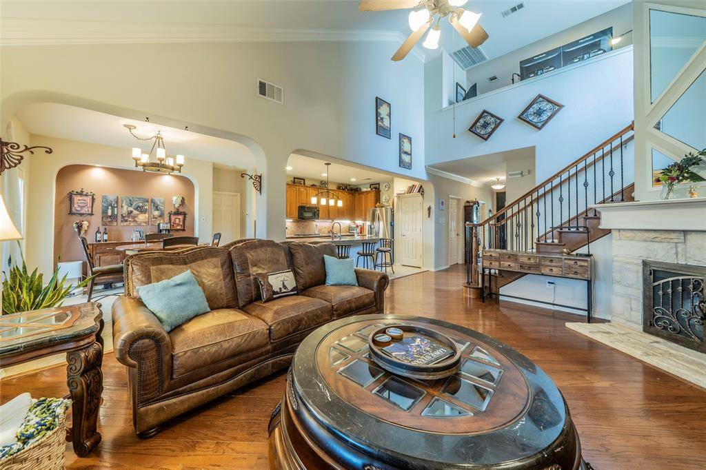 Grand Prairie, TX 75052,5048 Golden Eagle Drive