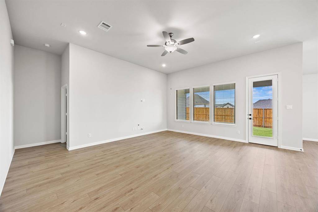 Van Alstyne, TX 75495,1507 Red Clover Avenue