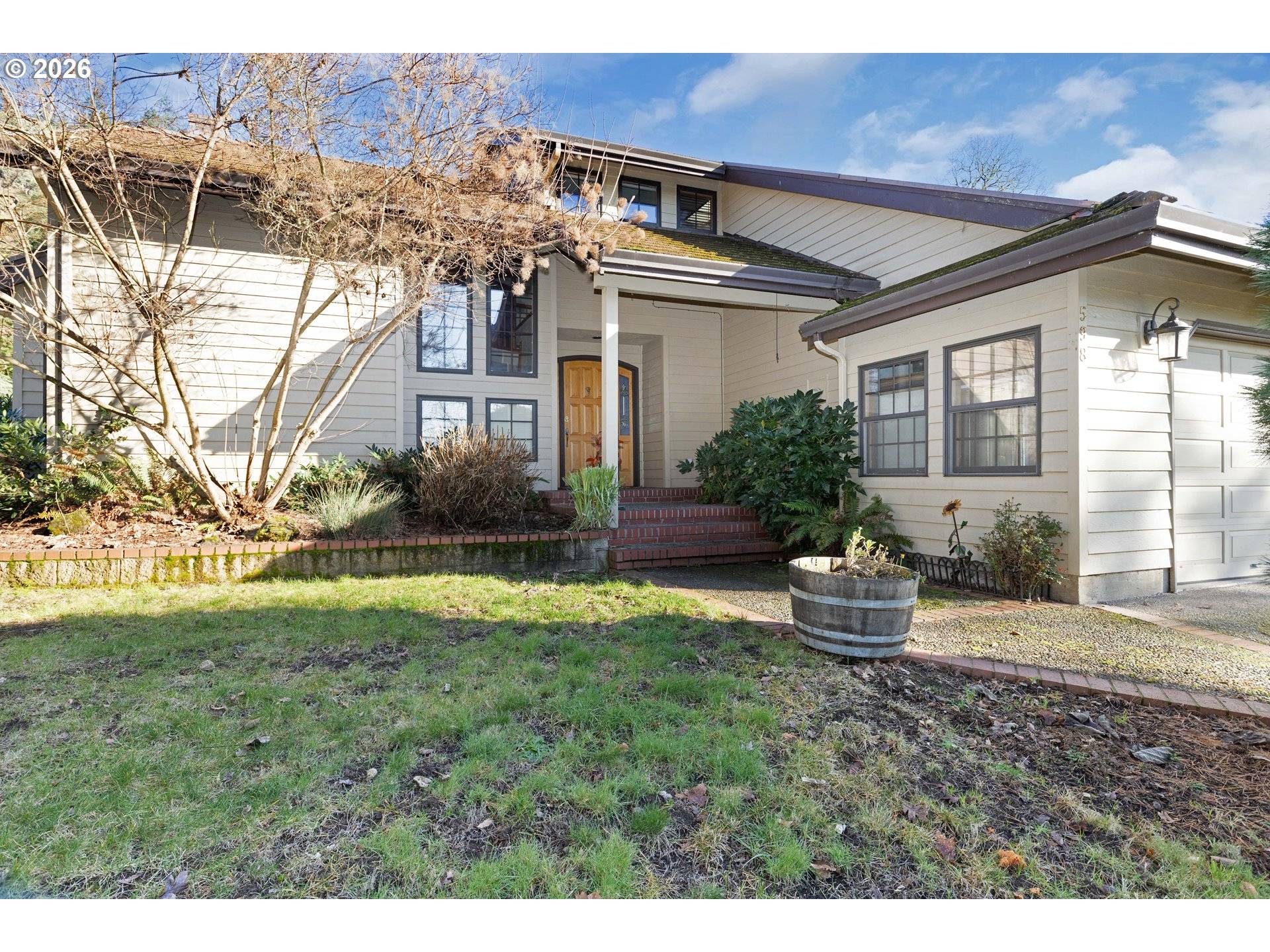 Roseburg, OR 97471,598 WINTER CREEK LN