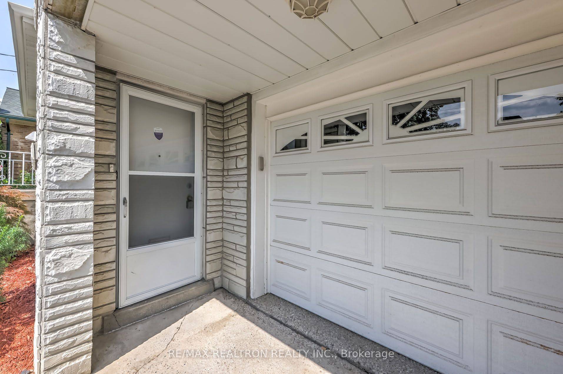 Toronto C14, ON M2N 5A8,387 Willowdale AVE