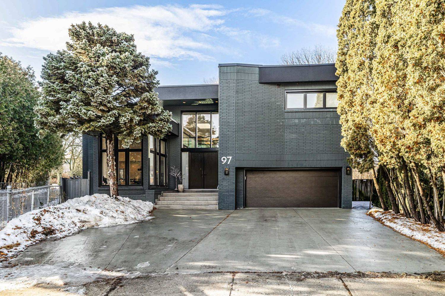 Toronto C15, ON M2K 2V2,97 Clarinda DR