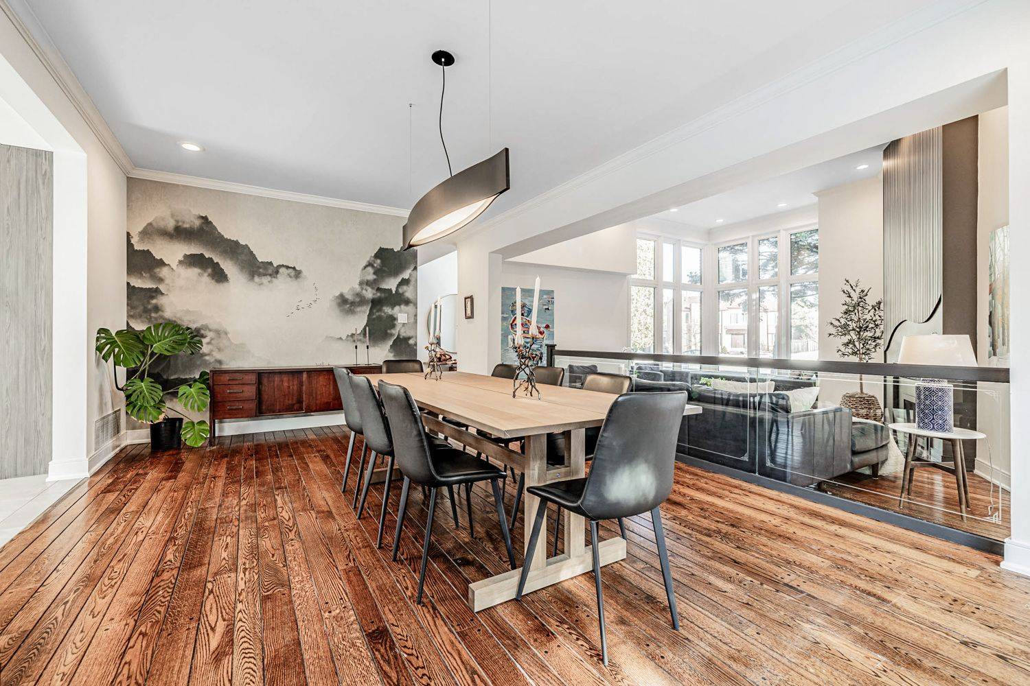 Toronto C15, ON M2K 2V2,97 Clarinda DR