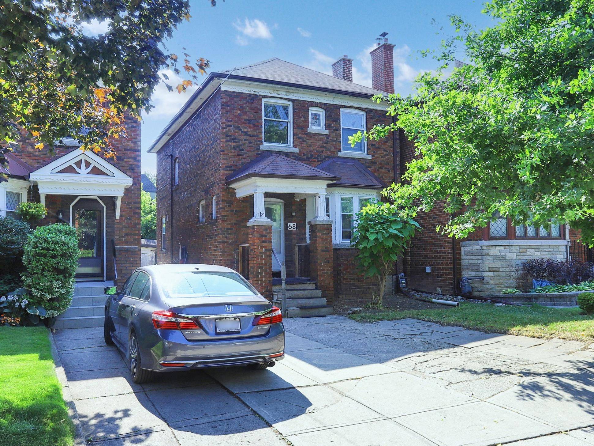 Toronto C04, ON M5N 2L2,68 Castlewood RD