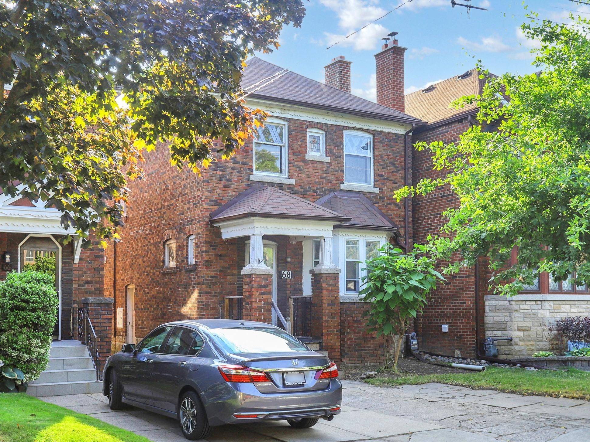 Toronto C04, ON M5N 2L2,68 Castlewood RD