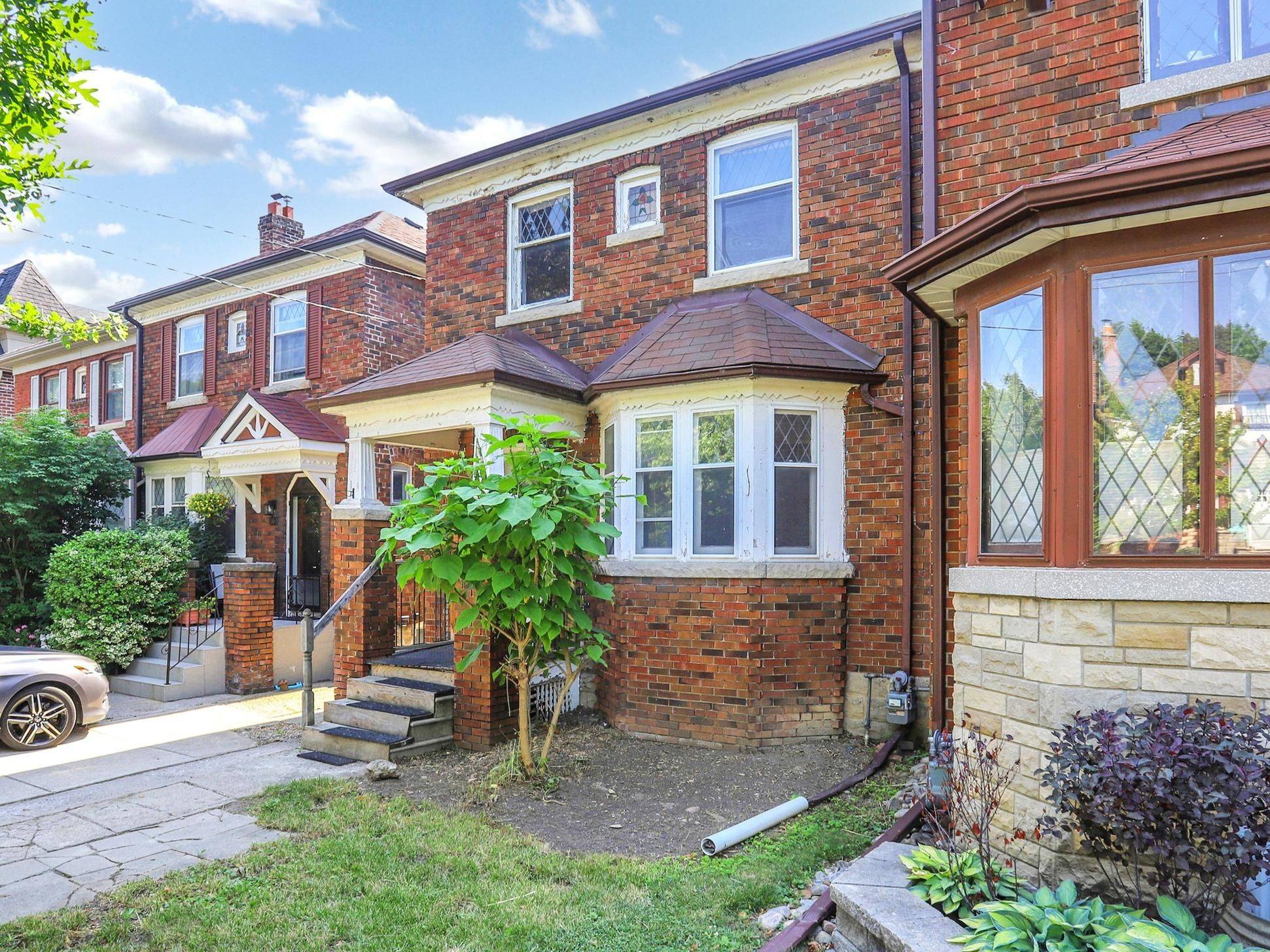 Toronto C04, ON M5N 2L2,68 Castlewood RD