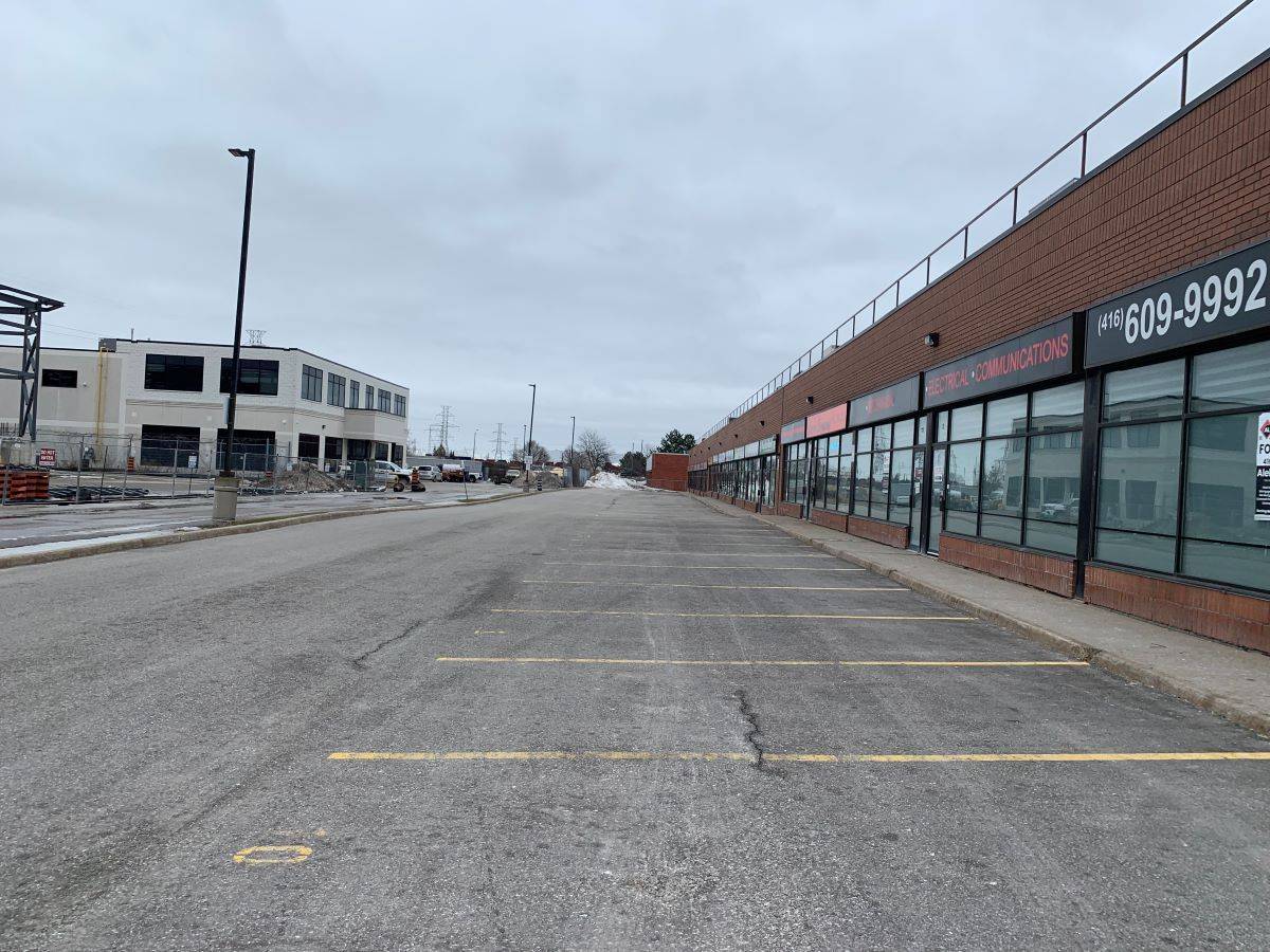 Toronto E11, ON M1X 1L5,2721 Markham RD #10,11