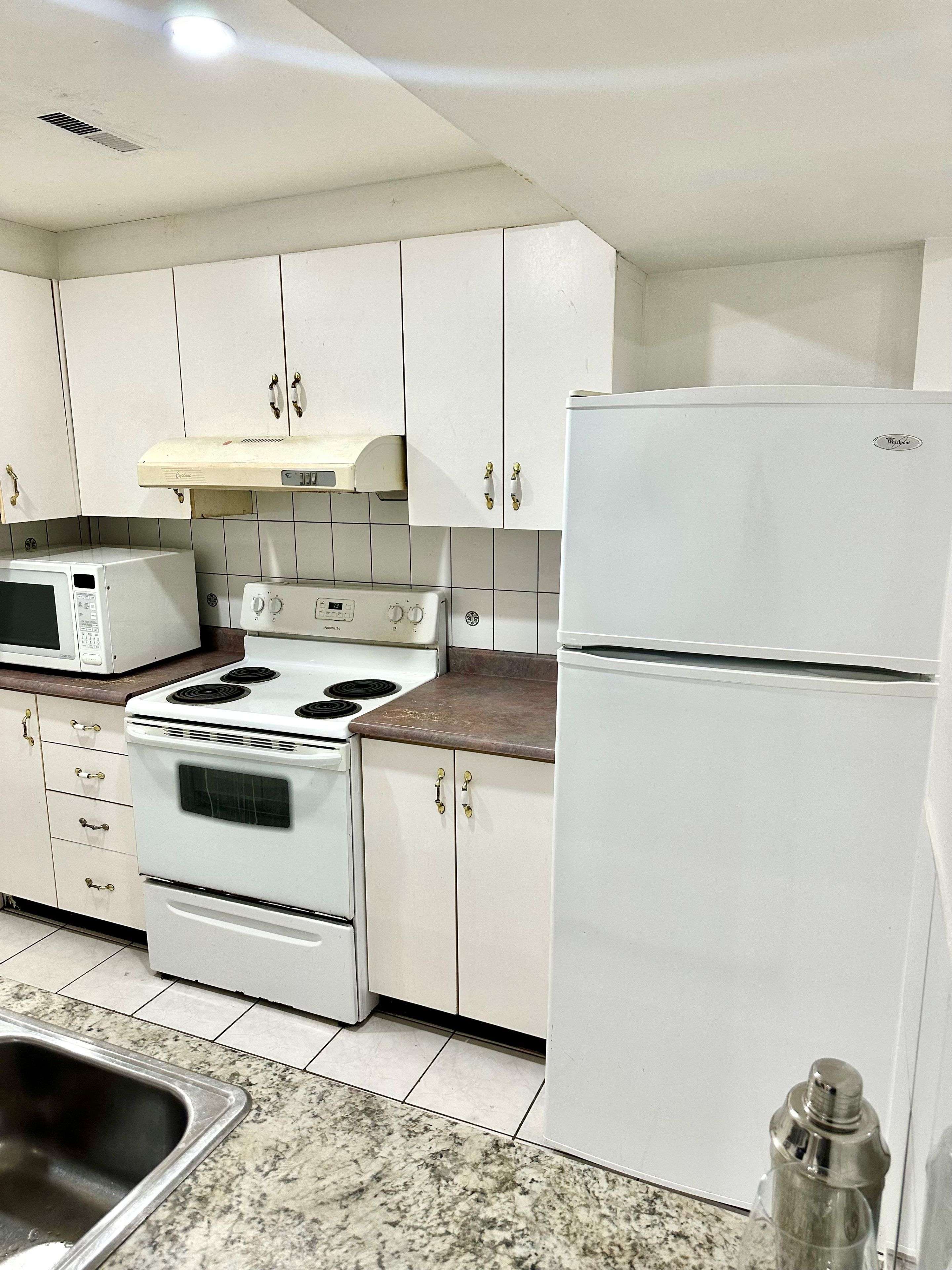 Toronto E11, ON M1B 5L5,199 Morningview TRL