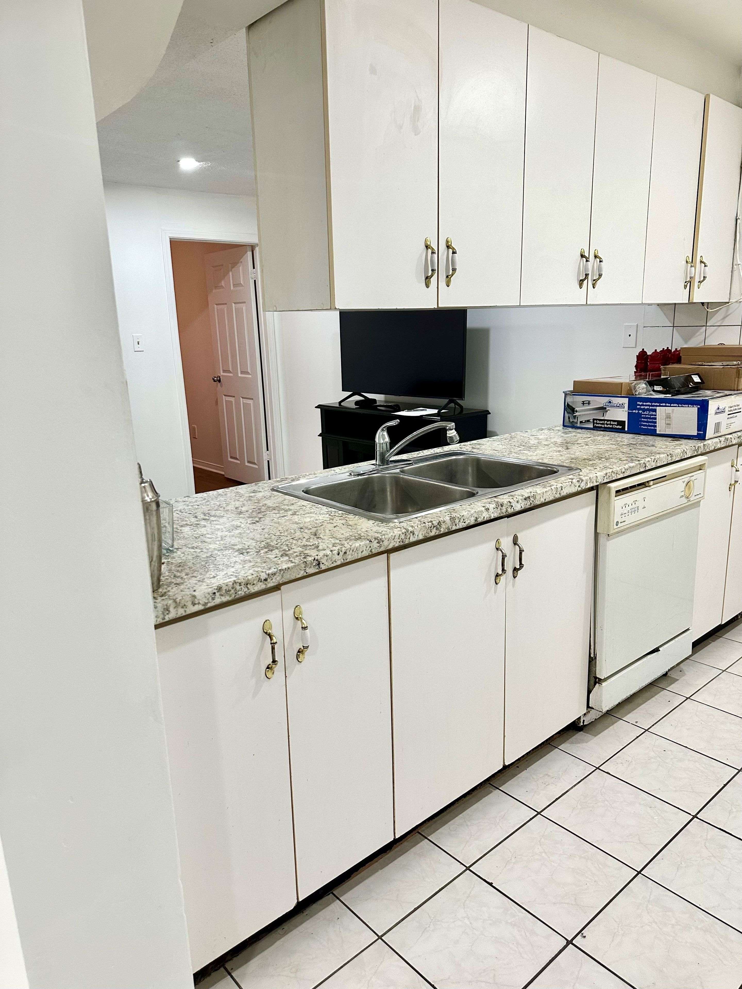 Toronto E11, ON M1B 5L5,199 Morningview TRL