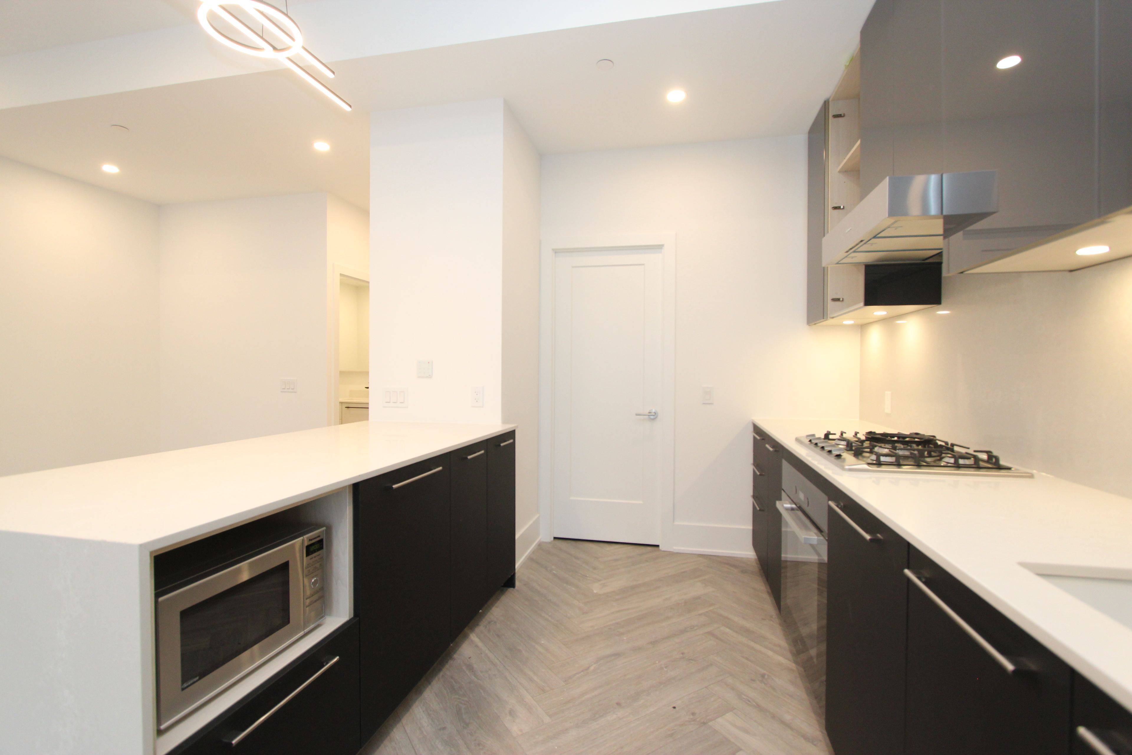 Markham, ON L6G 0H4,8 Cedarland DR #122W