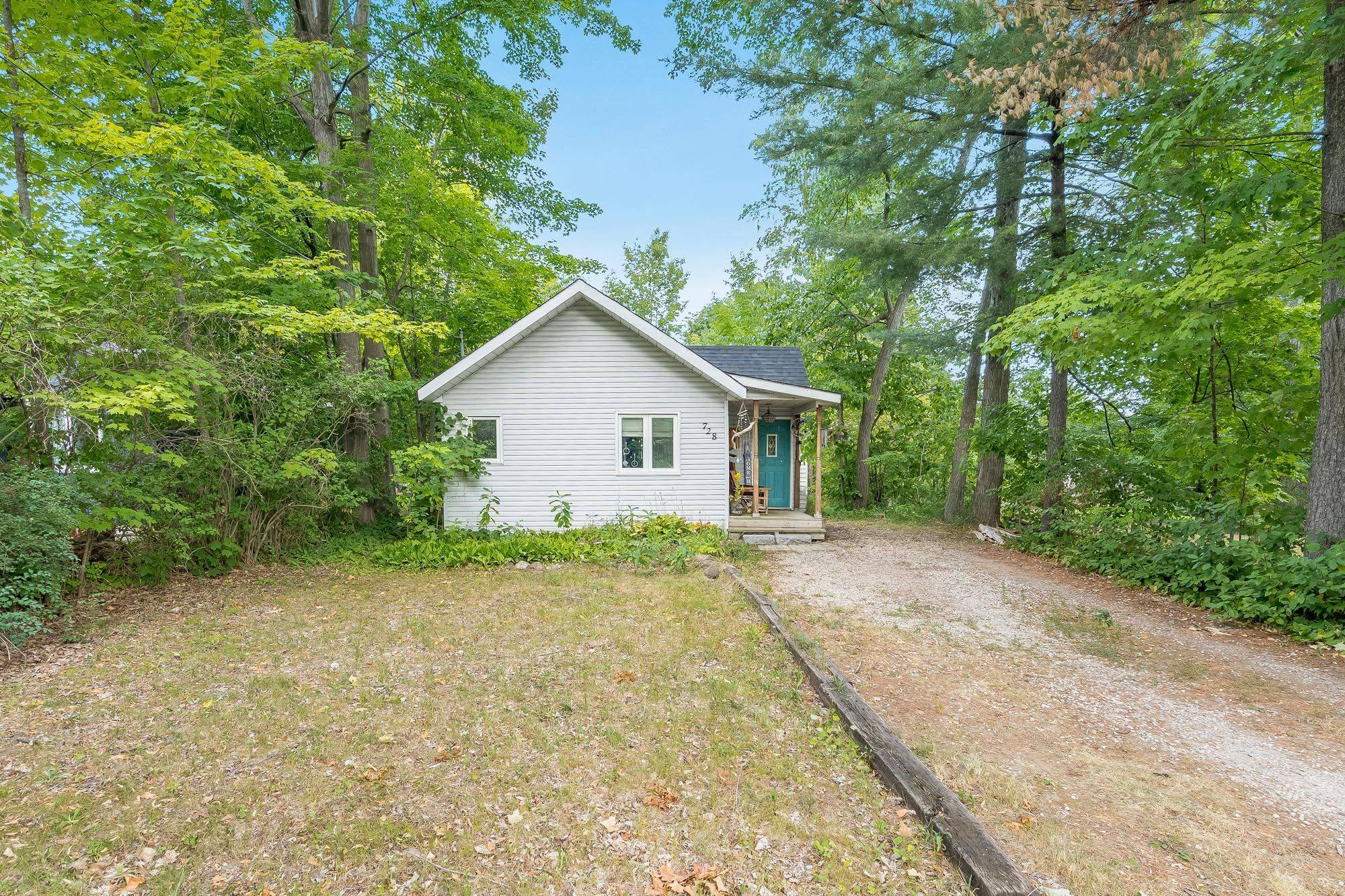 Innisfil, ON L9S 1Z3,728 Hastings AVE