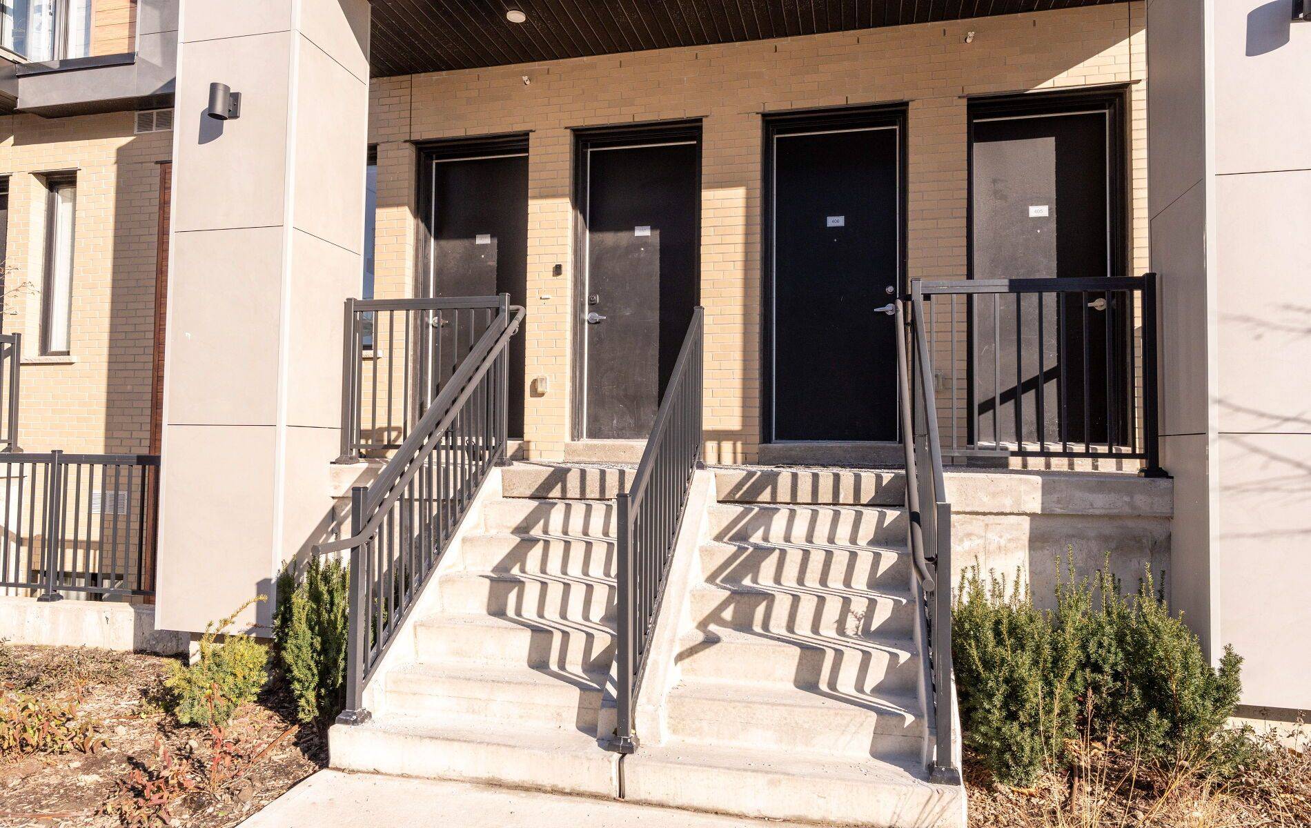 Richmond Hill, ON L4S 0N1,11 Steckley House LN #408