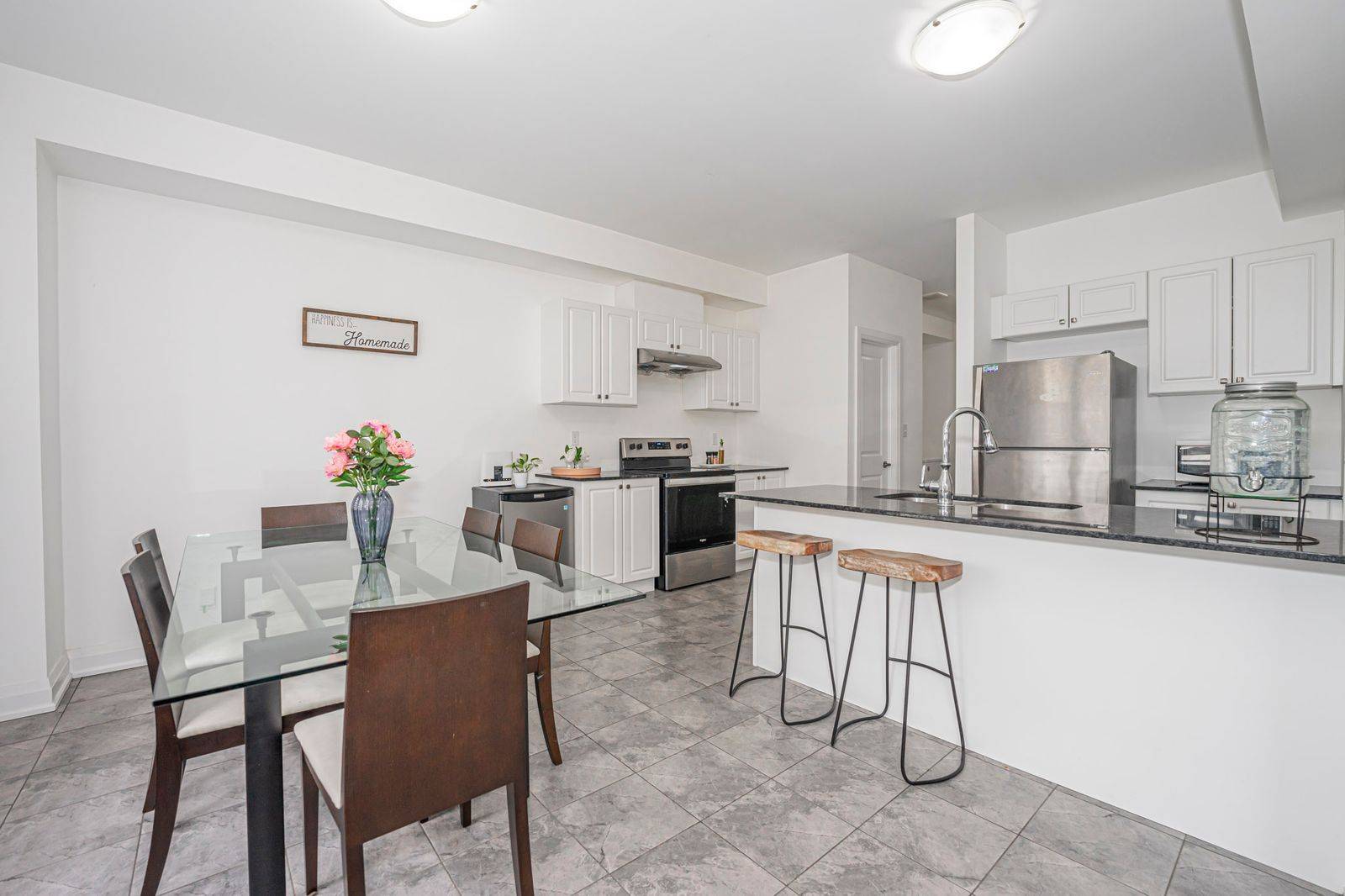 Barrie, ON L9J 0H9,42 Alaskan HTS