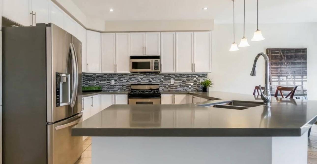 Mississauga, ON L5M 6J5,5847 Summerside DR