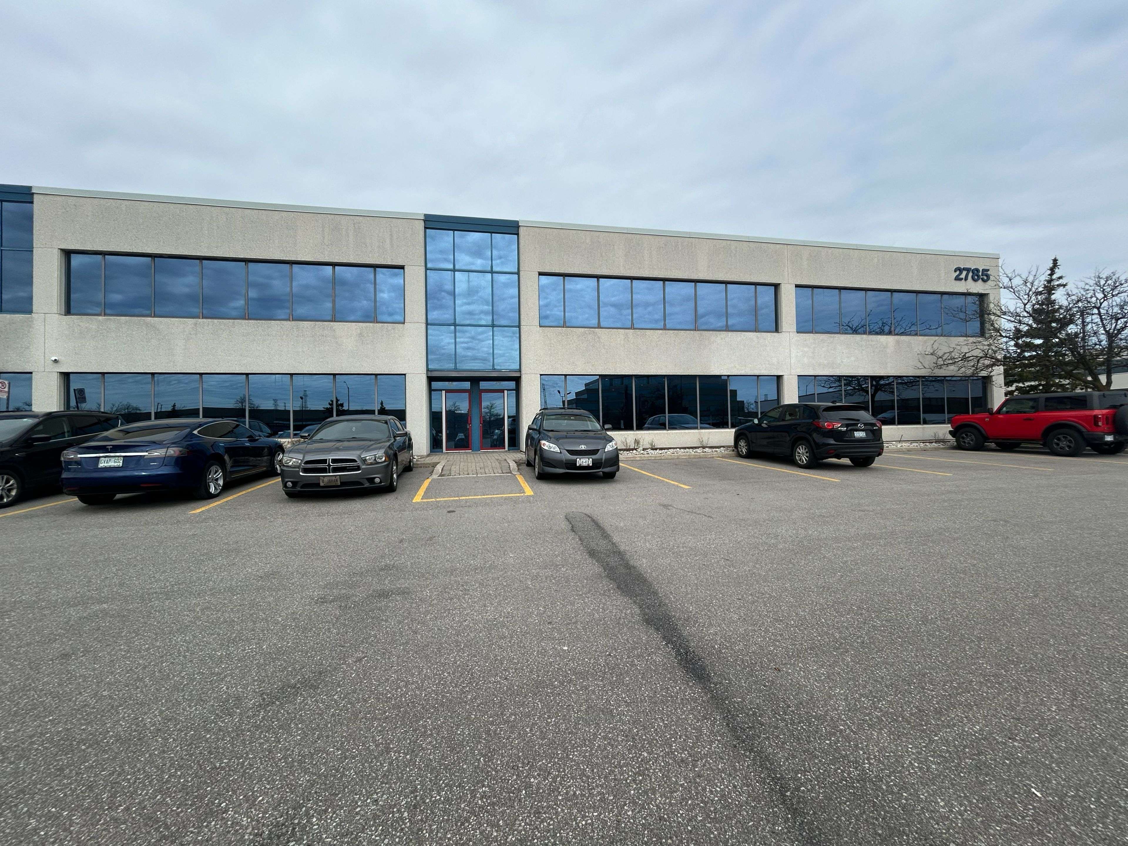 Mississauga, ON L4W 4Y3,2785 Skymark AVE #16 & 17