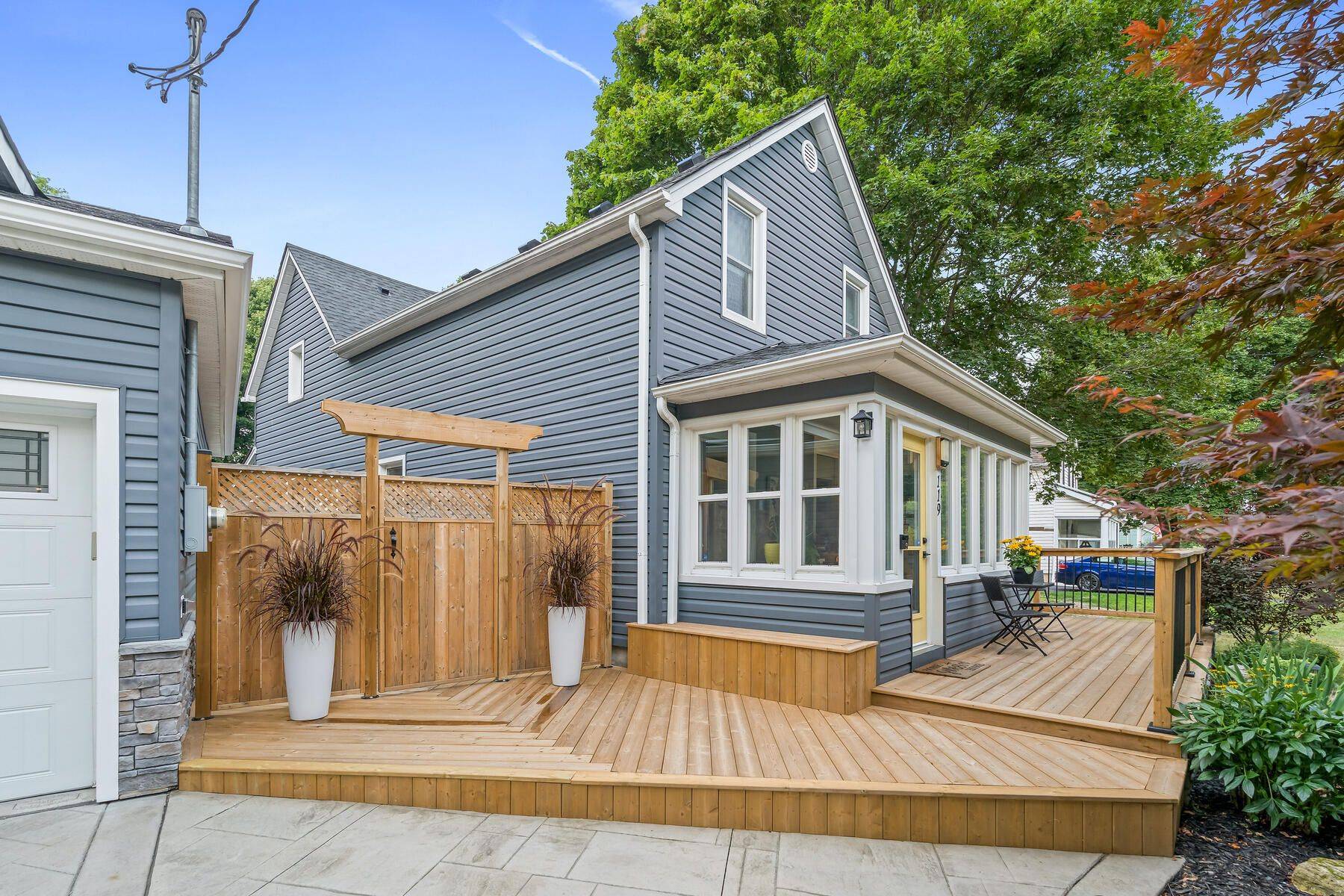 Halton Hills, ON L7J 2E1,119 CRESCENT ST