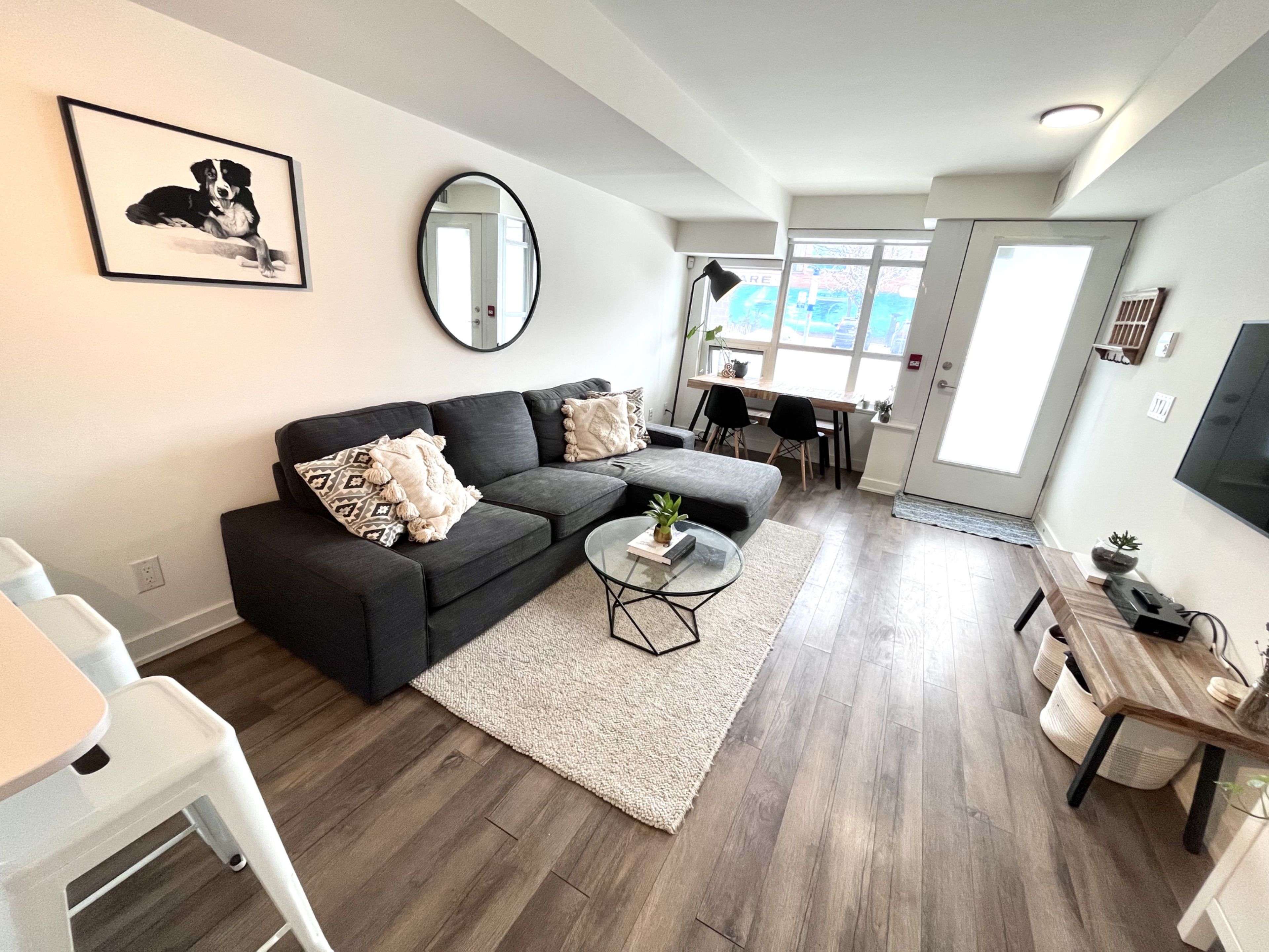 Toronto W06, ON M8V 0A7,11 Superior AVE #TH1