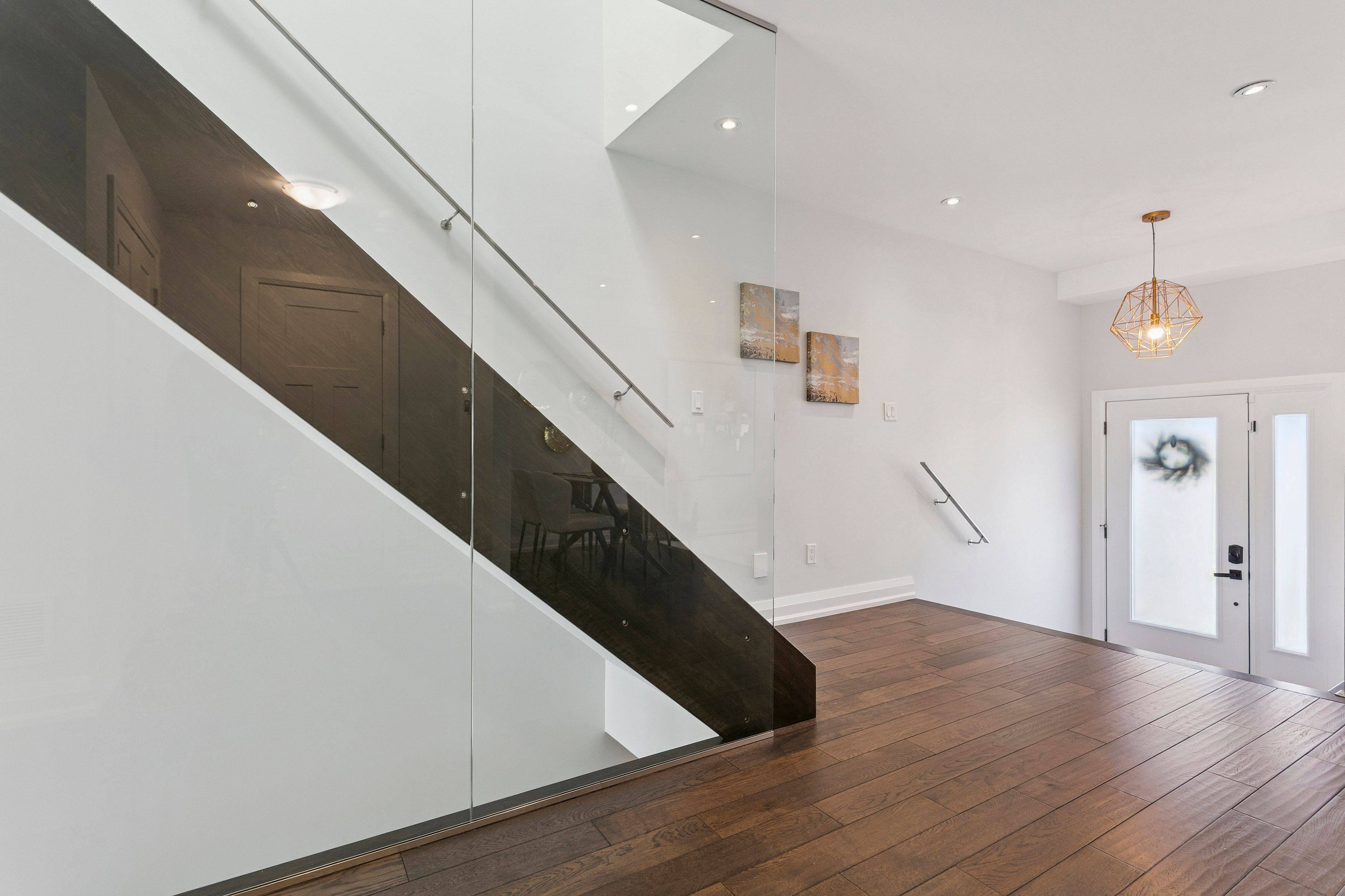 Toronto W06, ON M8V 3M5,105 Twenty Second ST