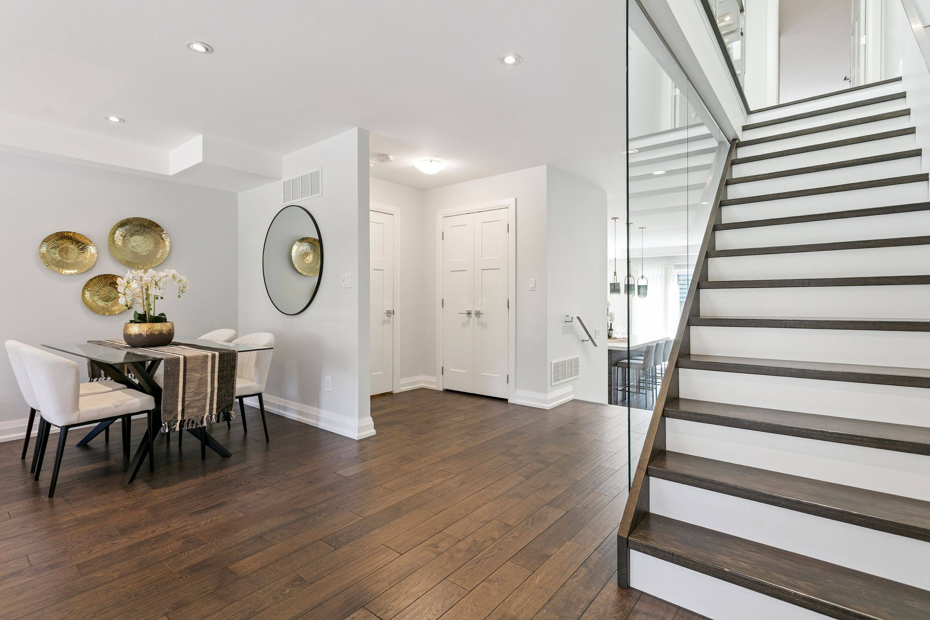 Toronto W06, ON M8V 3M5,105 Twenty Second ST