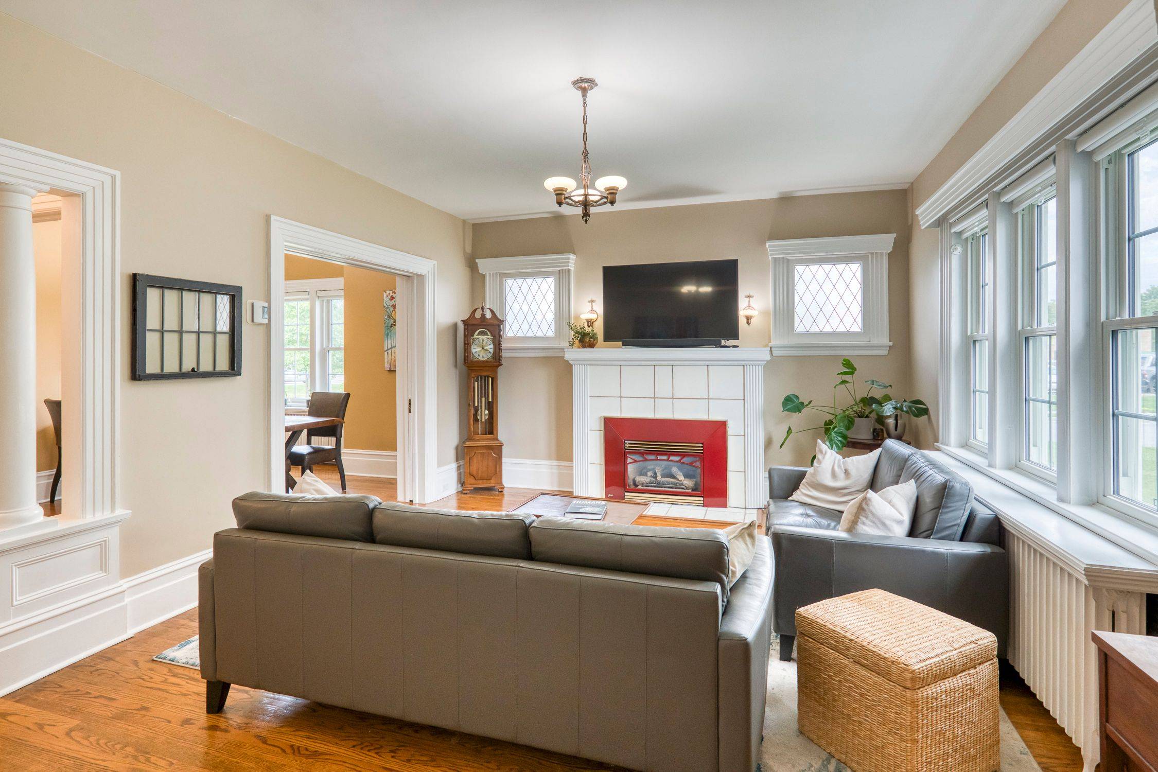 Perth, ON K7H 2H6,18 Victoria ST