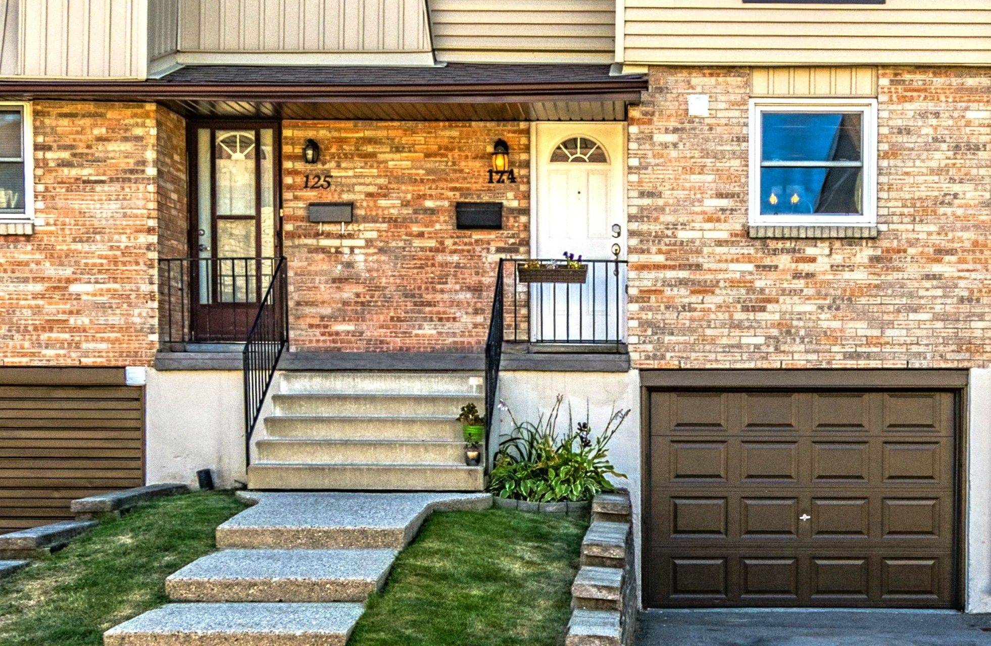 Hamilton, ON L8K 6K3,10 ANGUS RD #124