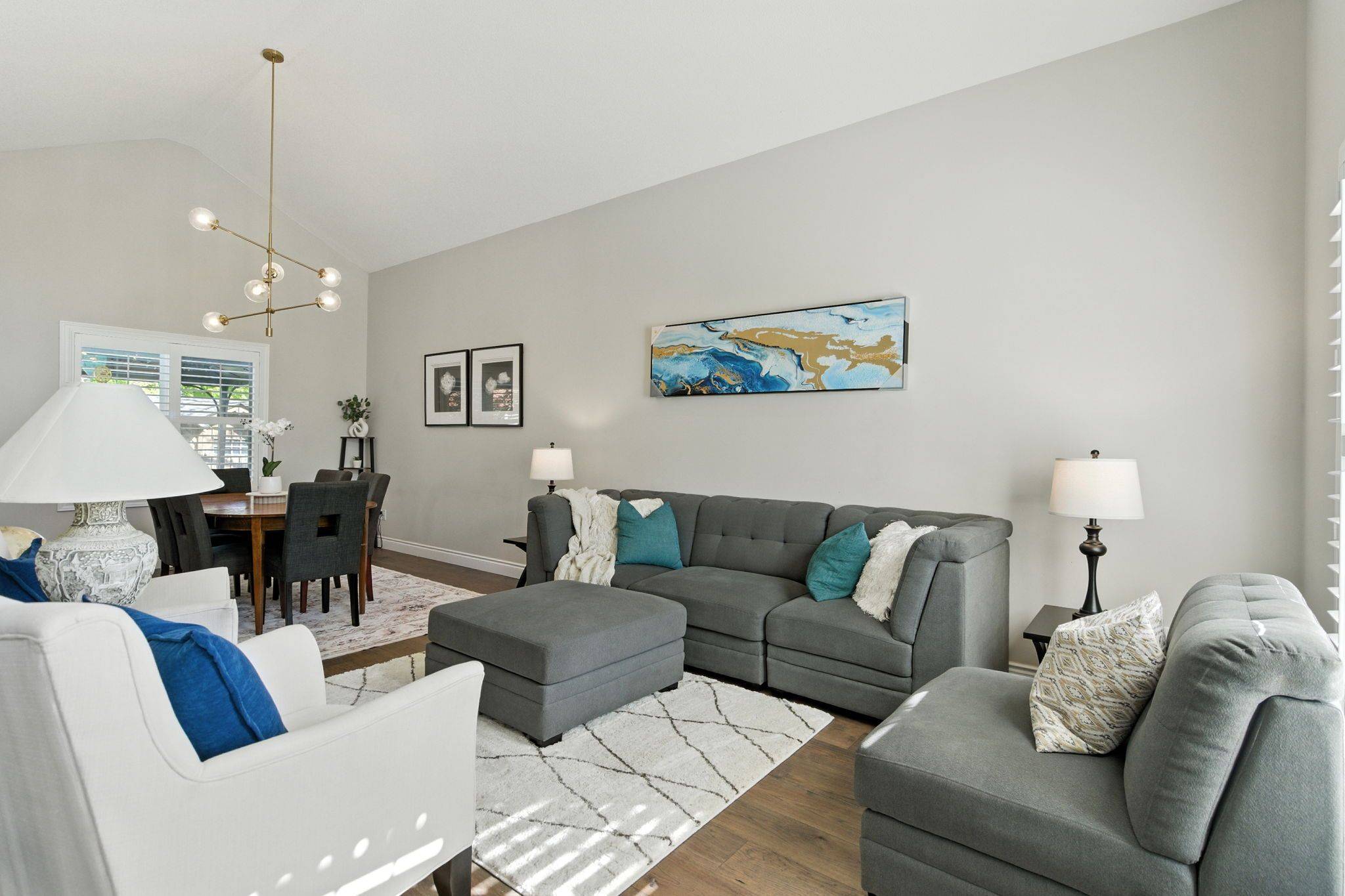 Haldimand, ON N3W 2L1,2 Caledonia AVE