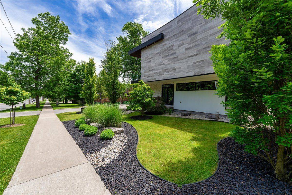 London South, ON N6K 2V6,1452 Byron Baseline RD #1