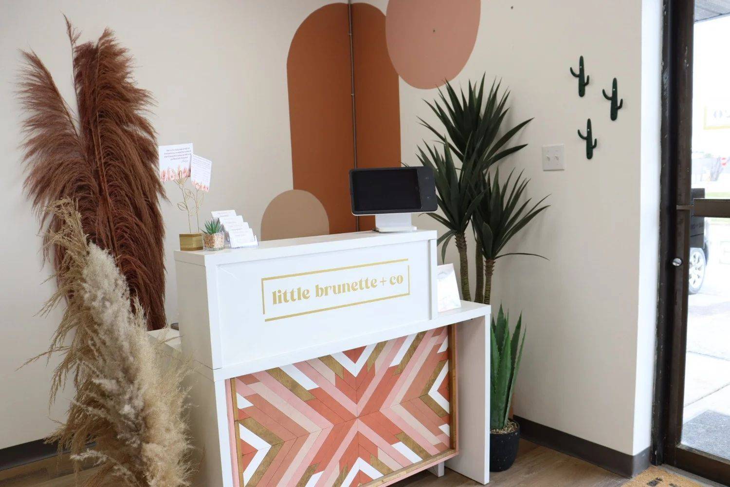 Belleville, ON K8N 1G7,652 Dundas Street East ST E