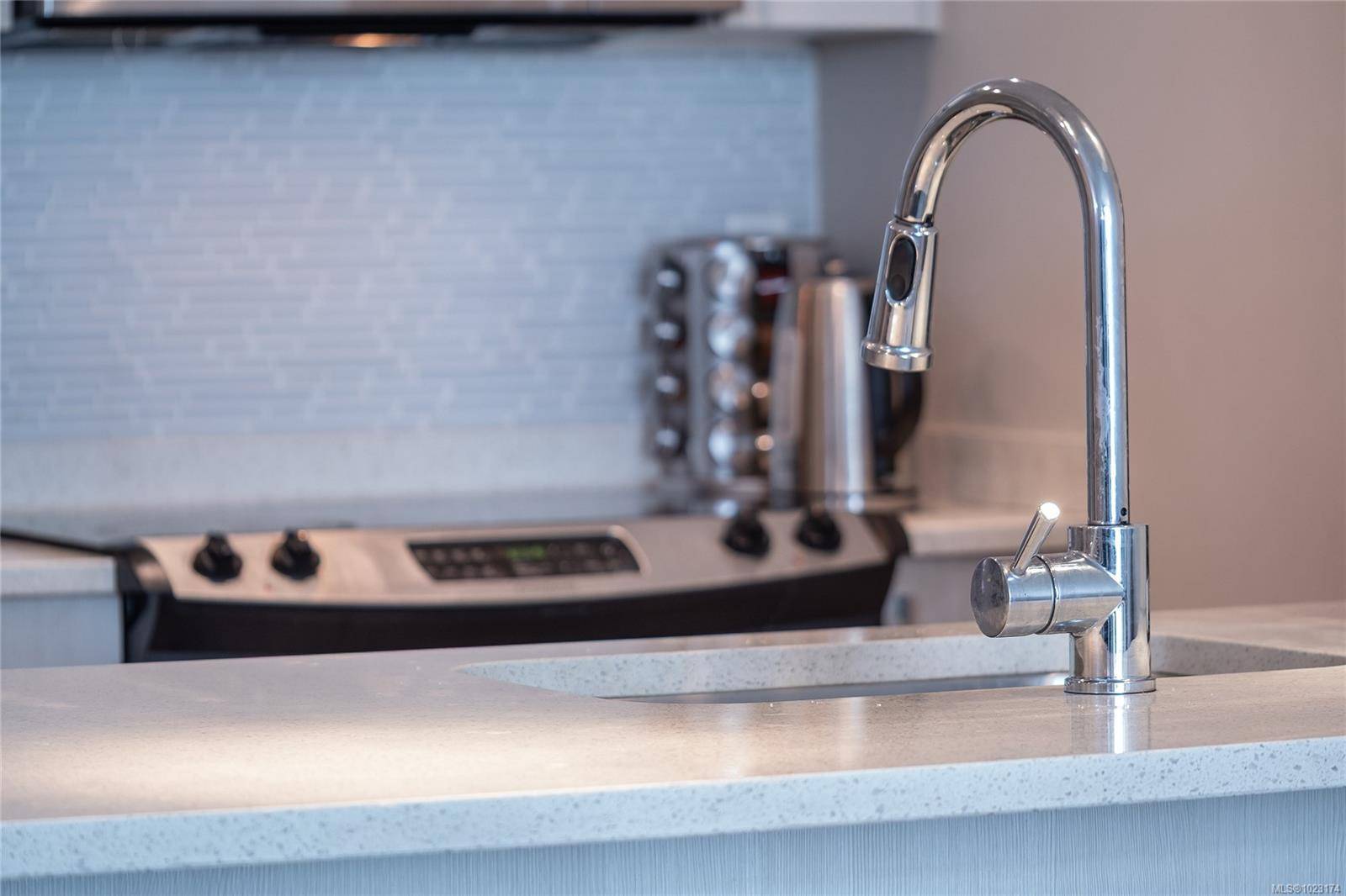 Victoria, BC V8V 3P6,1090 Johnson St #408