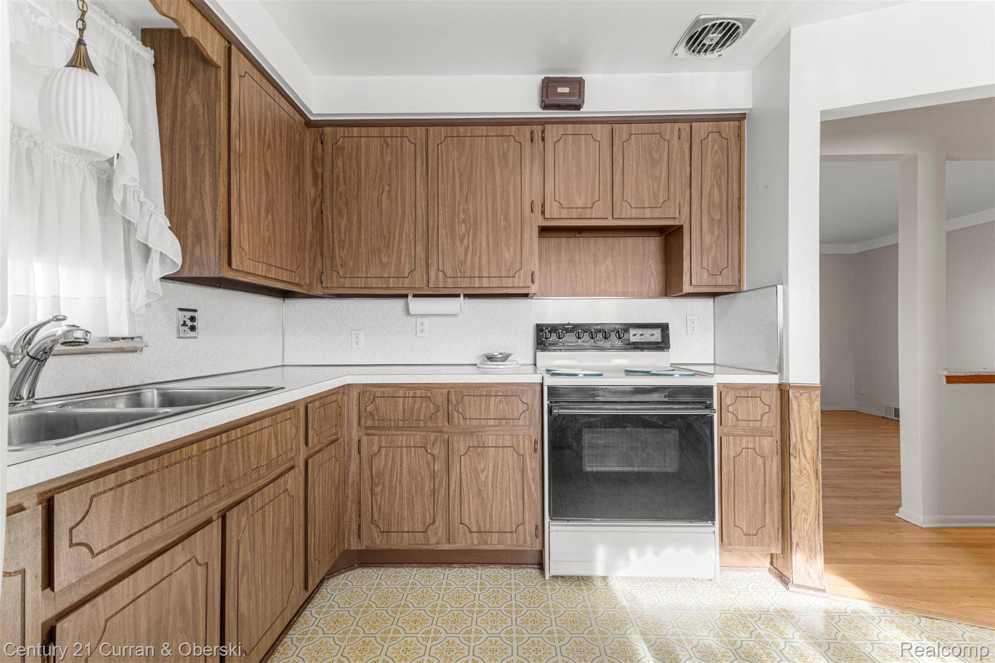 Garden City, MI 48135,32713 CAMBRIDGE ST