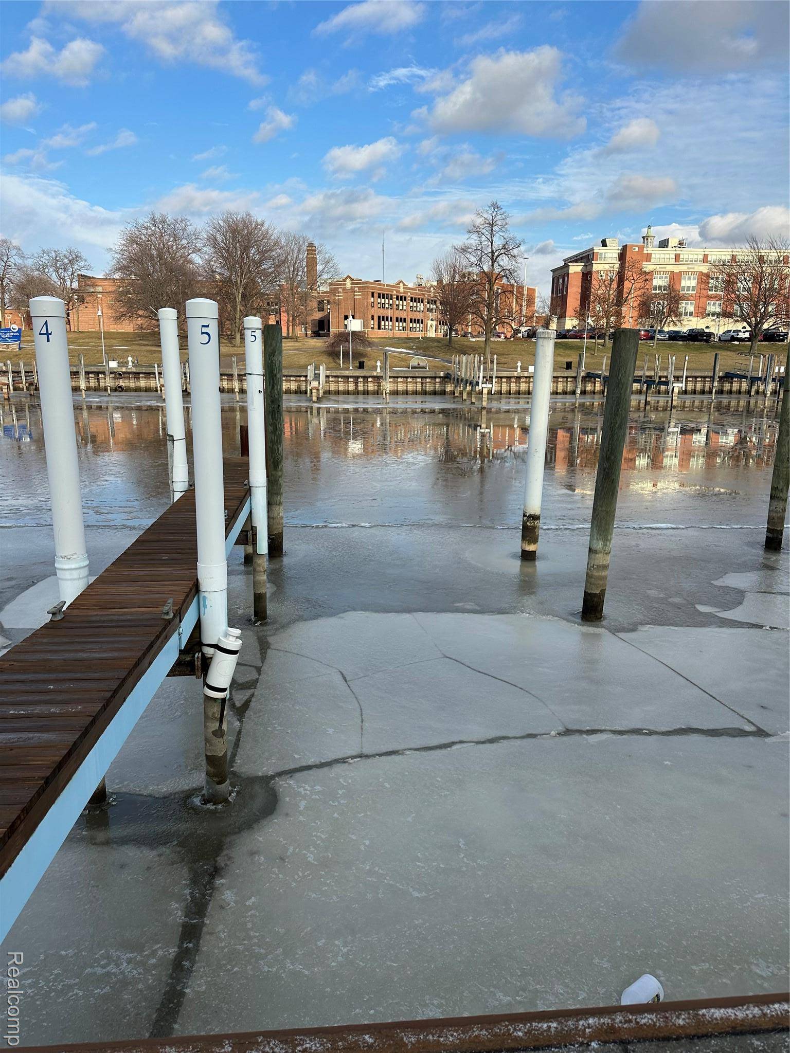 Port Huron, MI 48060,BOAT WELL #5 Boat #5