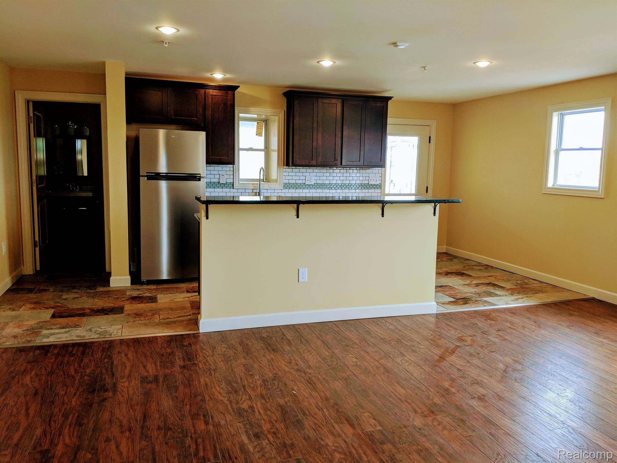 Detroit, MI 48202,89 E EDSEL FORD FWY #2C