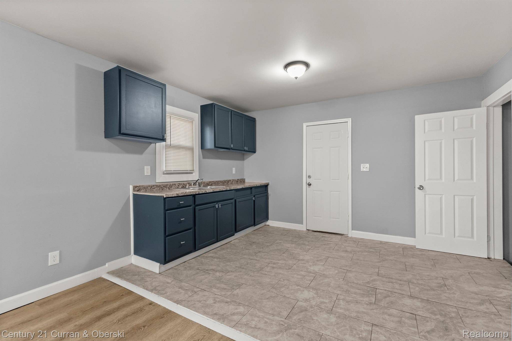 Detroit, MI 48238,15840 DEXTER AVE