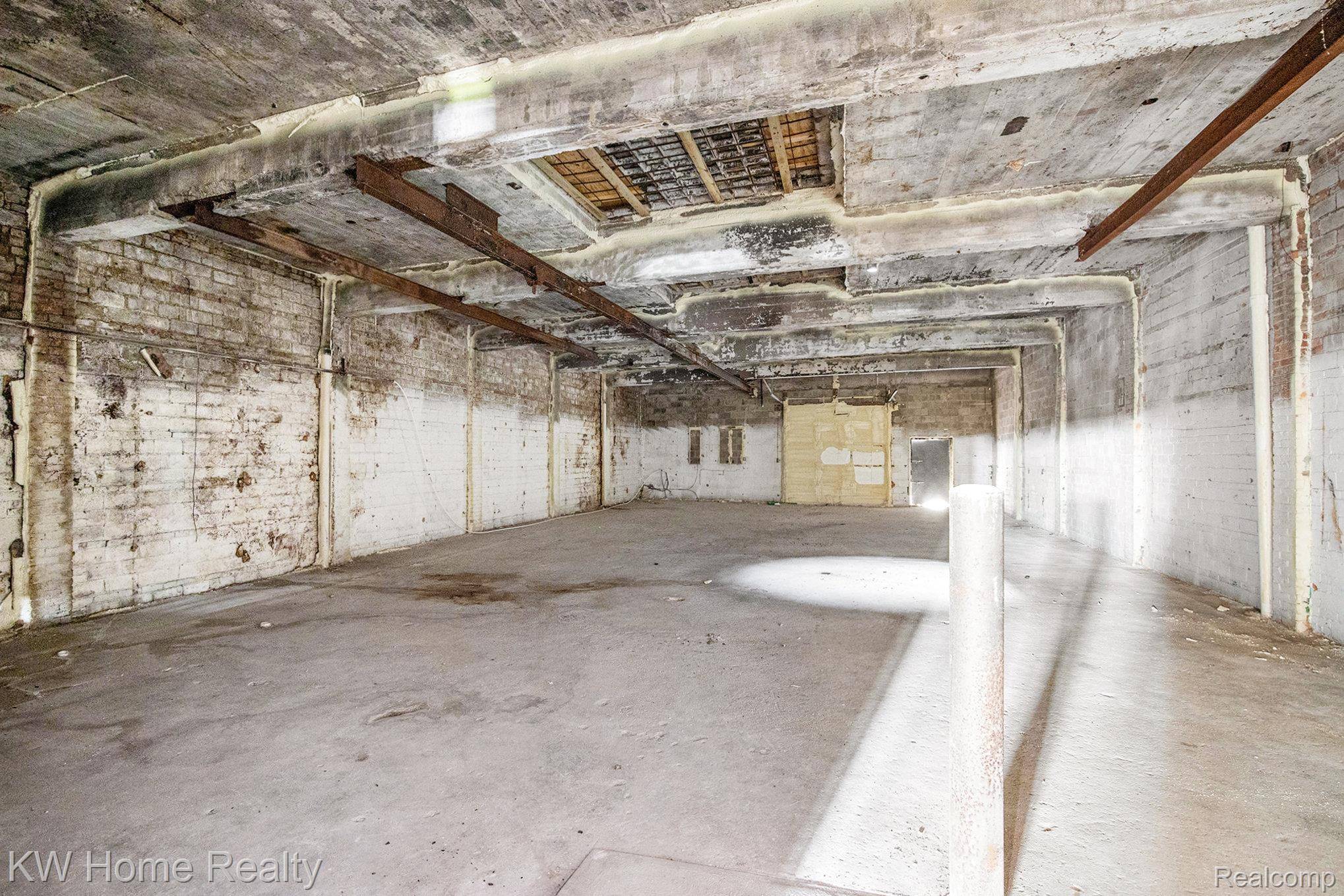 Detroit, MI 48205,12709 GRATIOT AVE