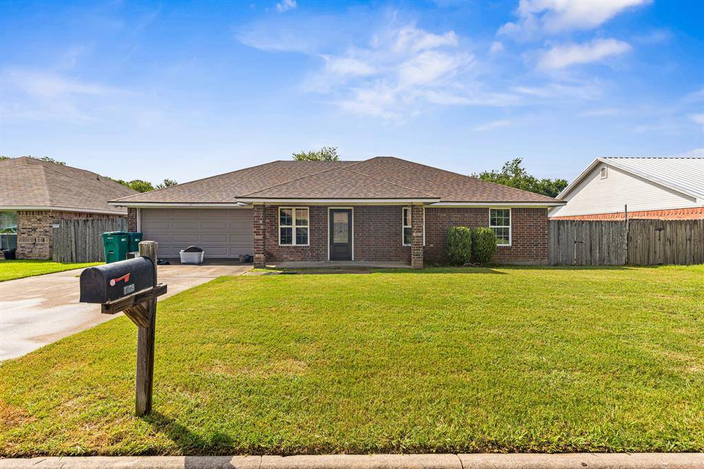 Lacy Lakeview, TX 76705,1005 Hooks Street