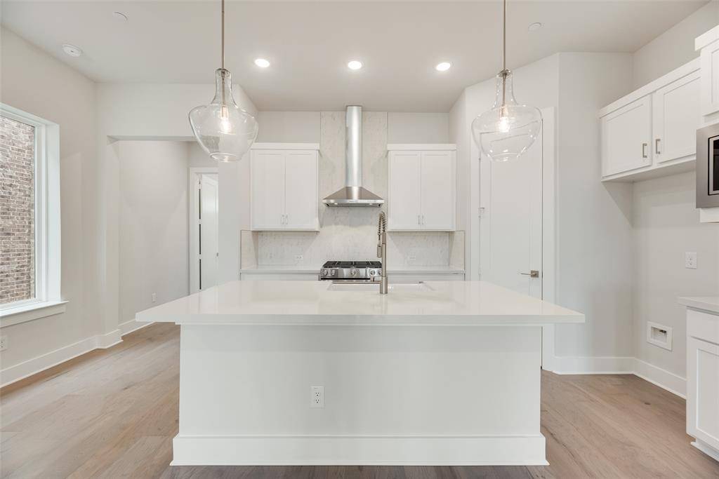 Plano, TX 75075,925 Heights Way