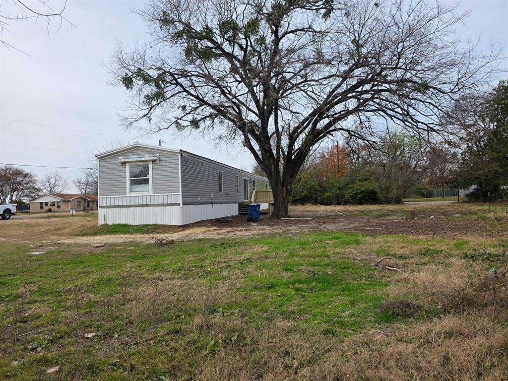 Campbell, TX 75422,1201 S Patterson Street